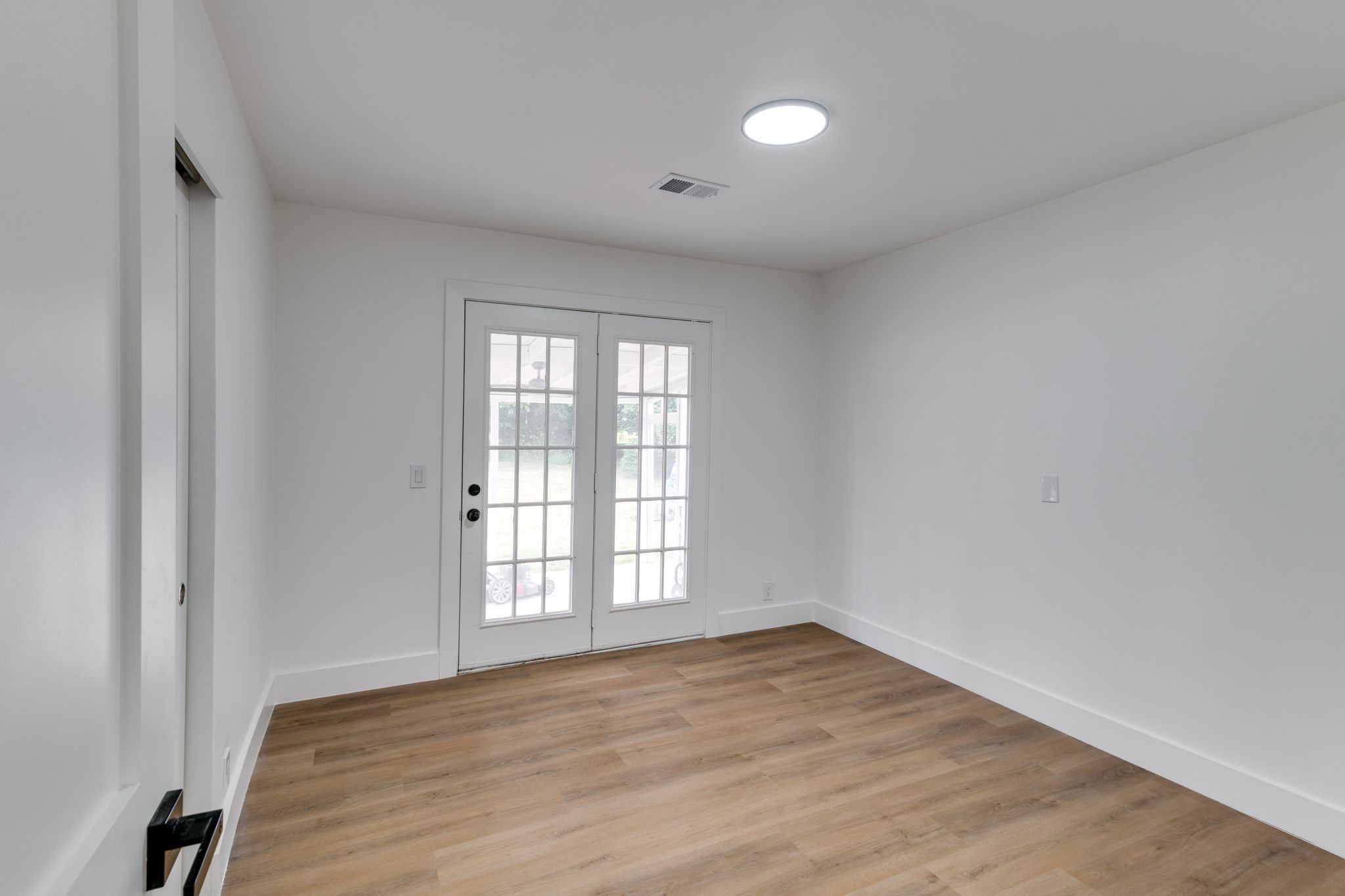 3814 Plantation Dr Property Photo 8