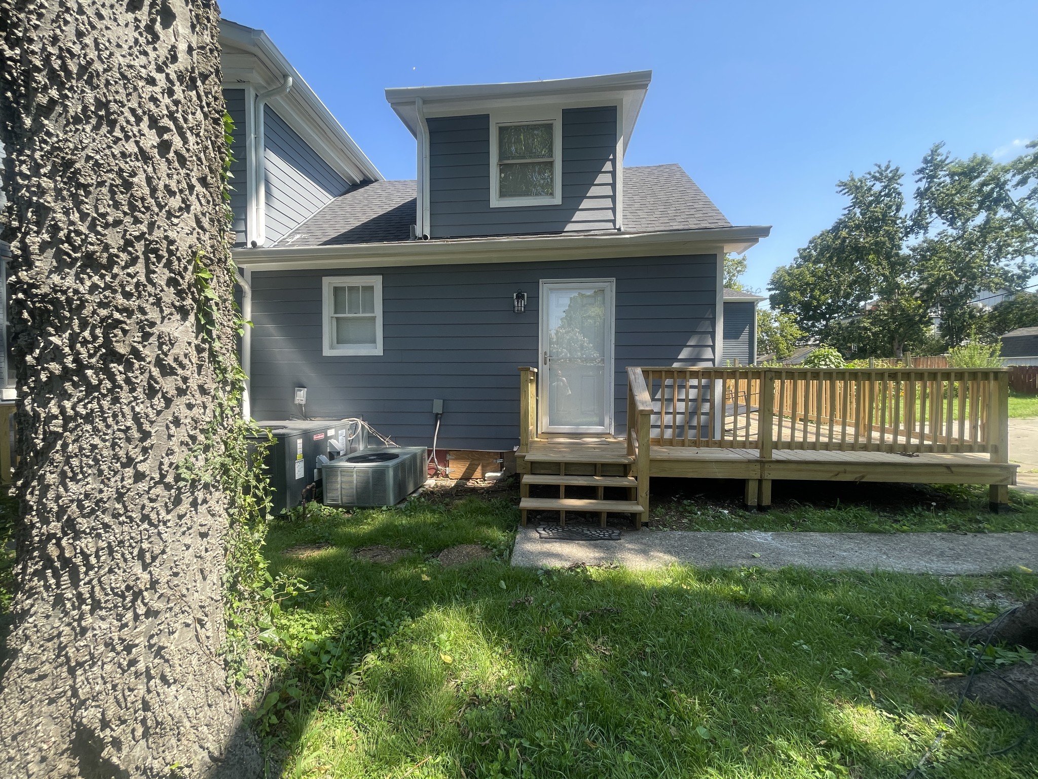 1026 Villa Pl Property Photo 1