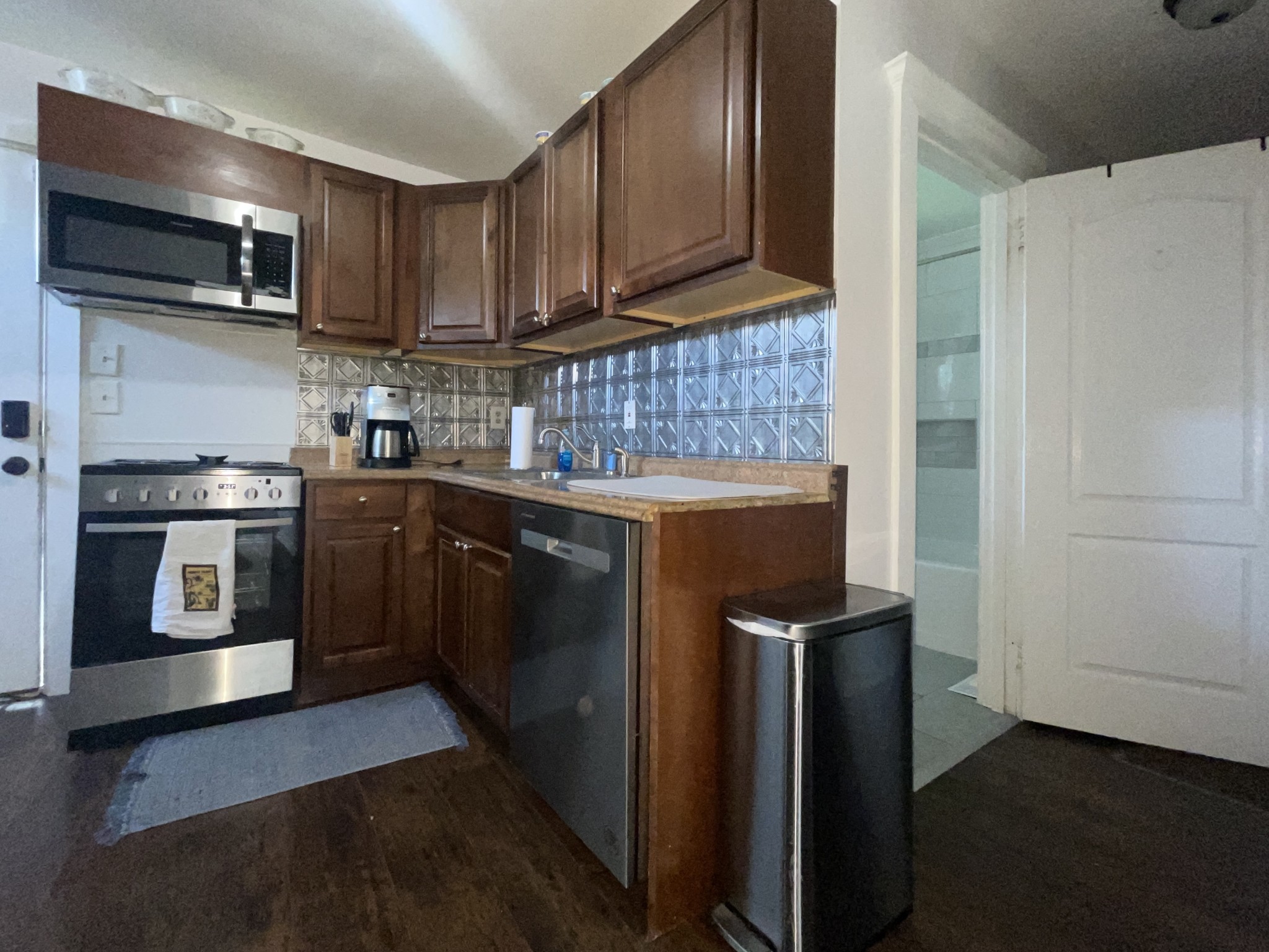 1026 Villa Pl Property Photo 4
