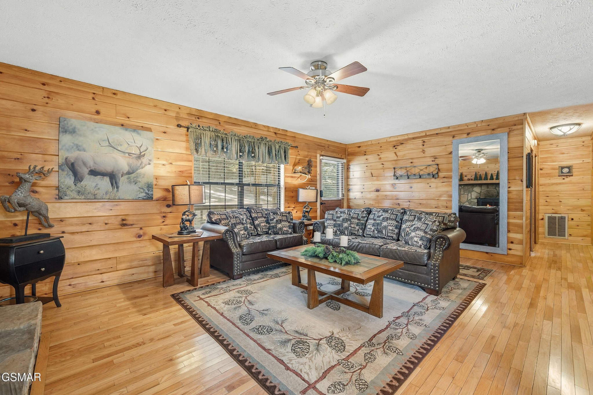 1944 Anderson Way Property Photo 4