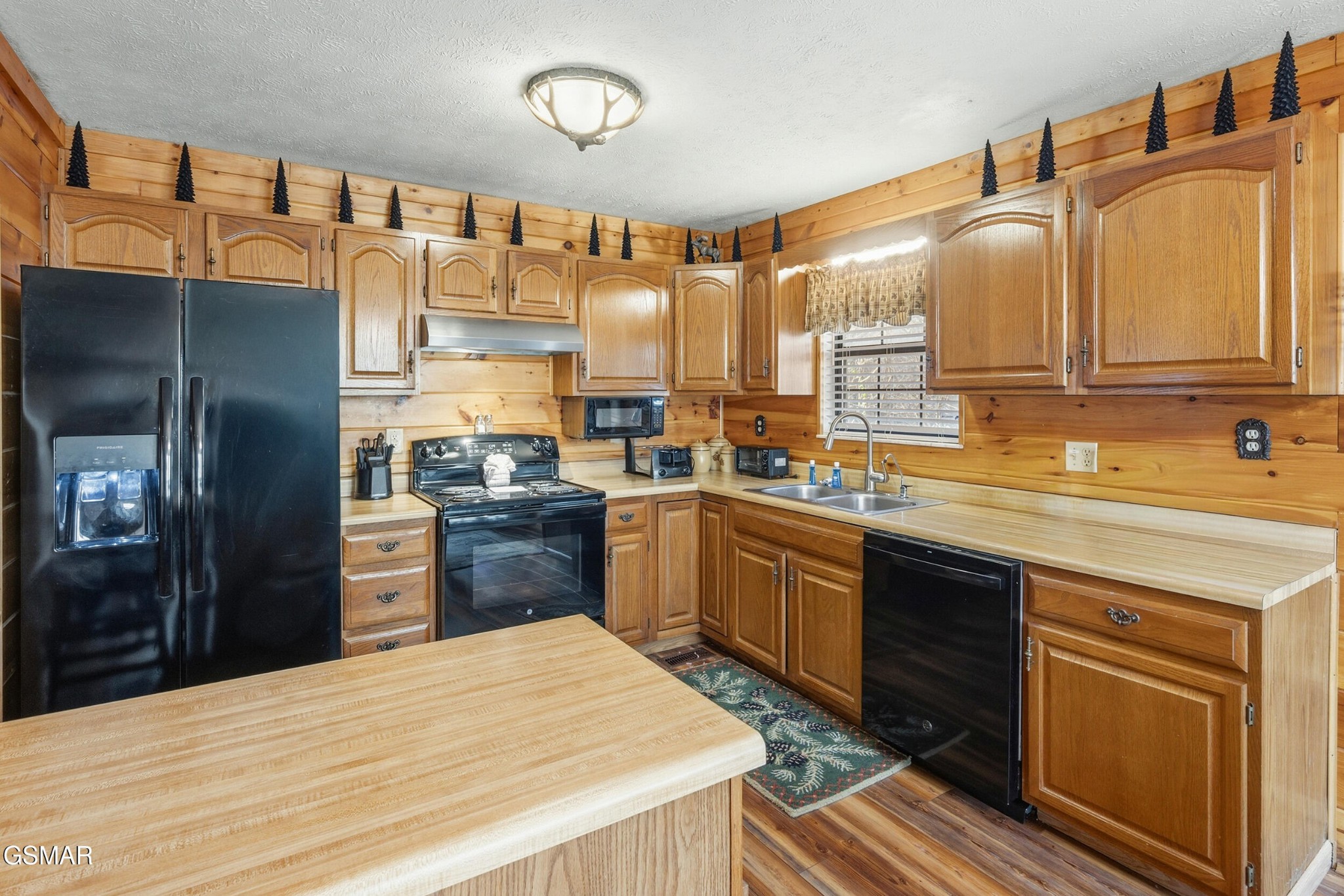 1944 Anderson Way Property Photo 8