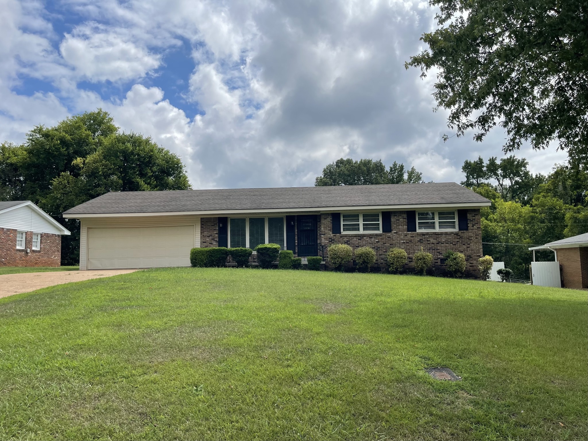 421 E Lakeside Dr, E Property Photo 1