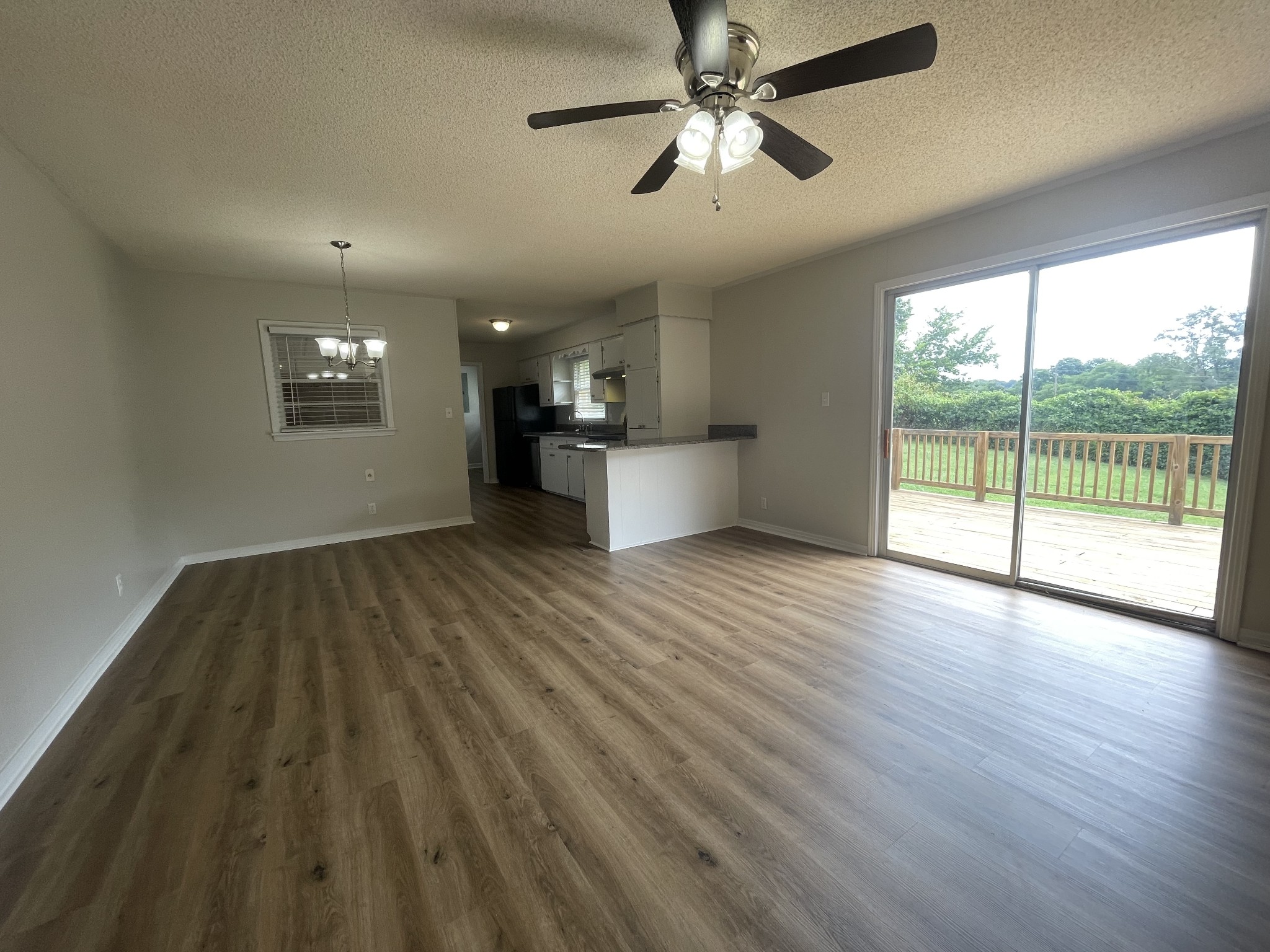 421 E Lakeside Dr, E Property Photo 5