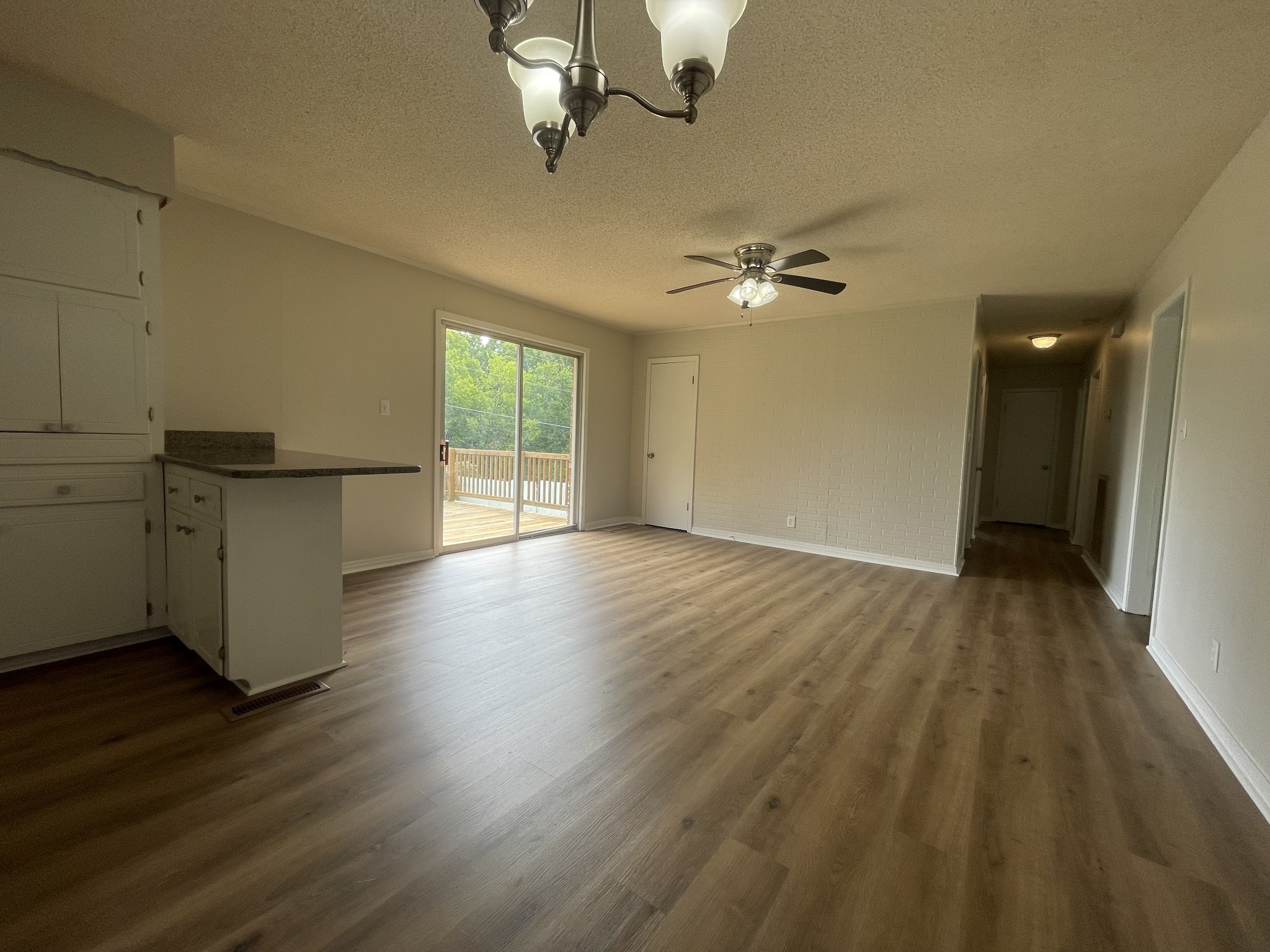 421 E Lakeside Dr, E Property Photo 6