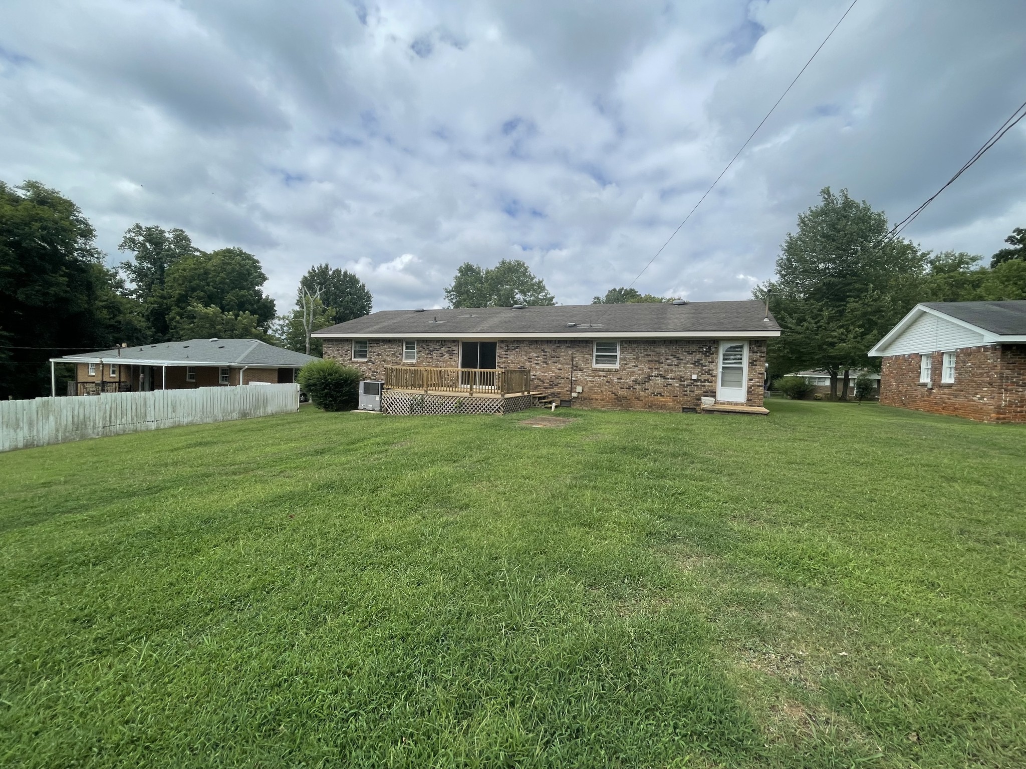 421 E Lakeside Dr, E Property Photo 16