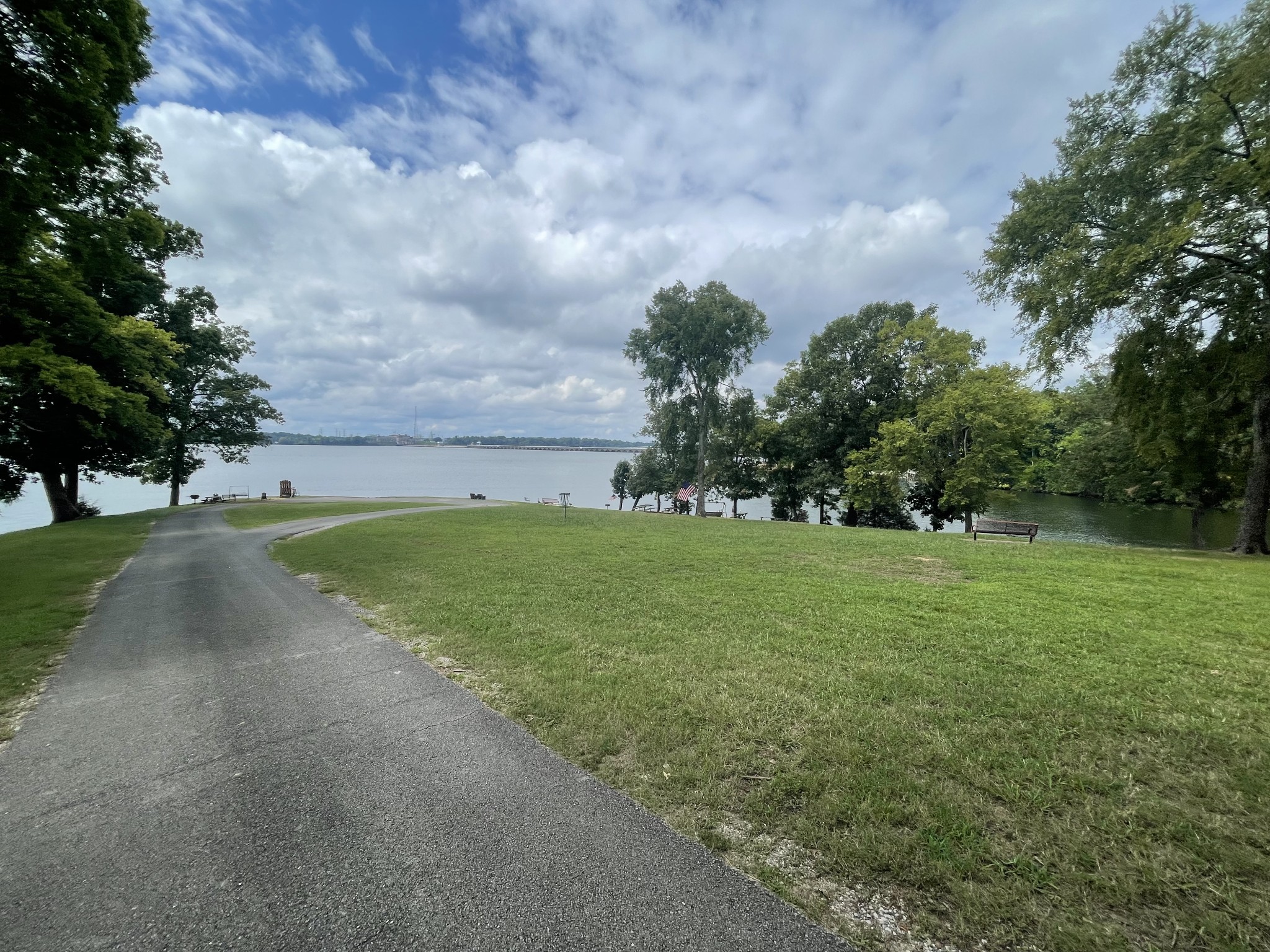 421 E Lakeside Dr, E Property Photo 17