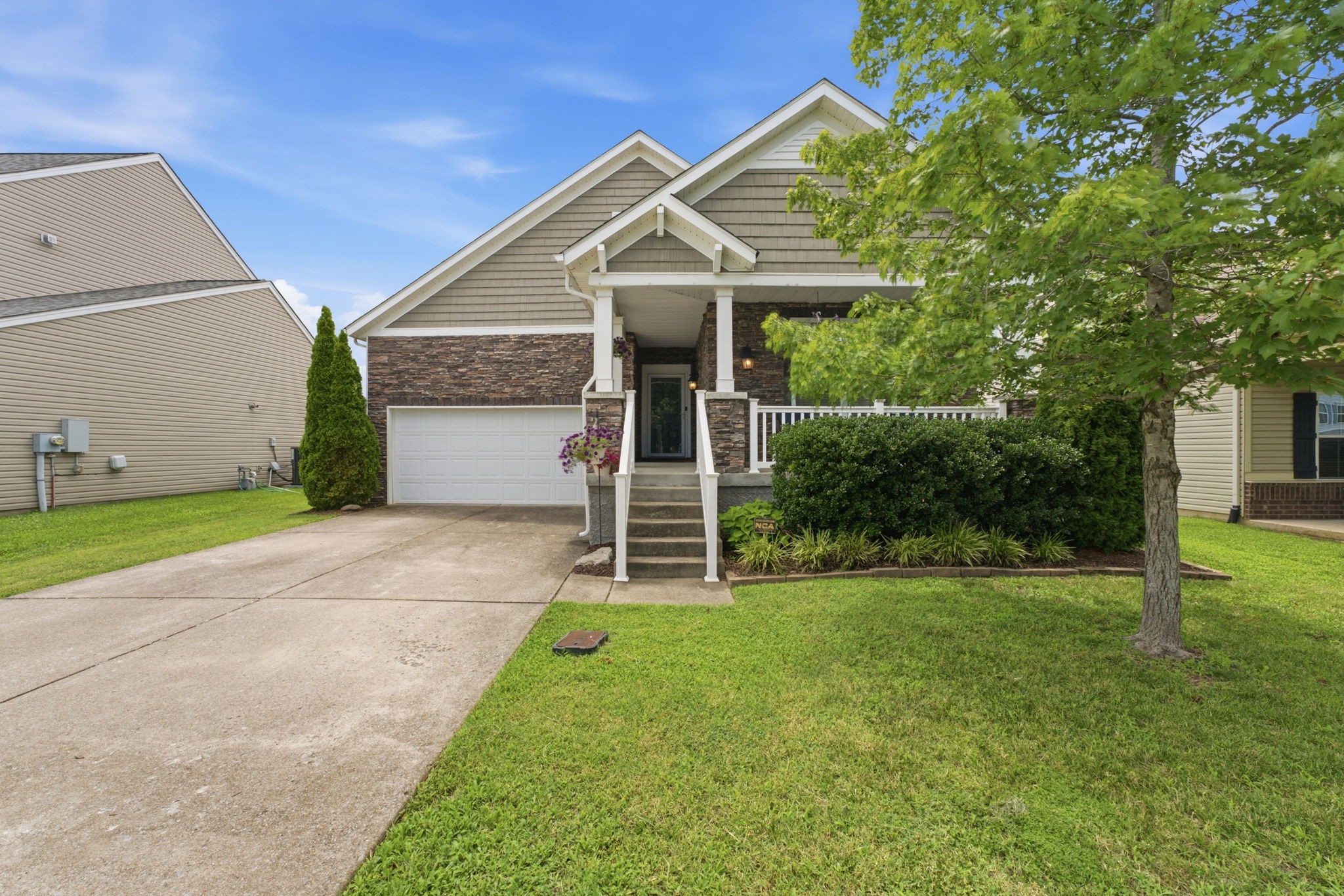 1257 Scarcroft Ln Property Photo 1