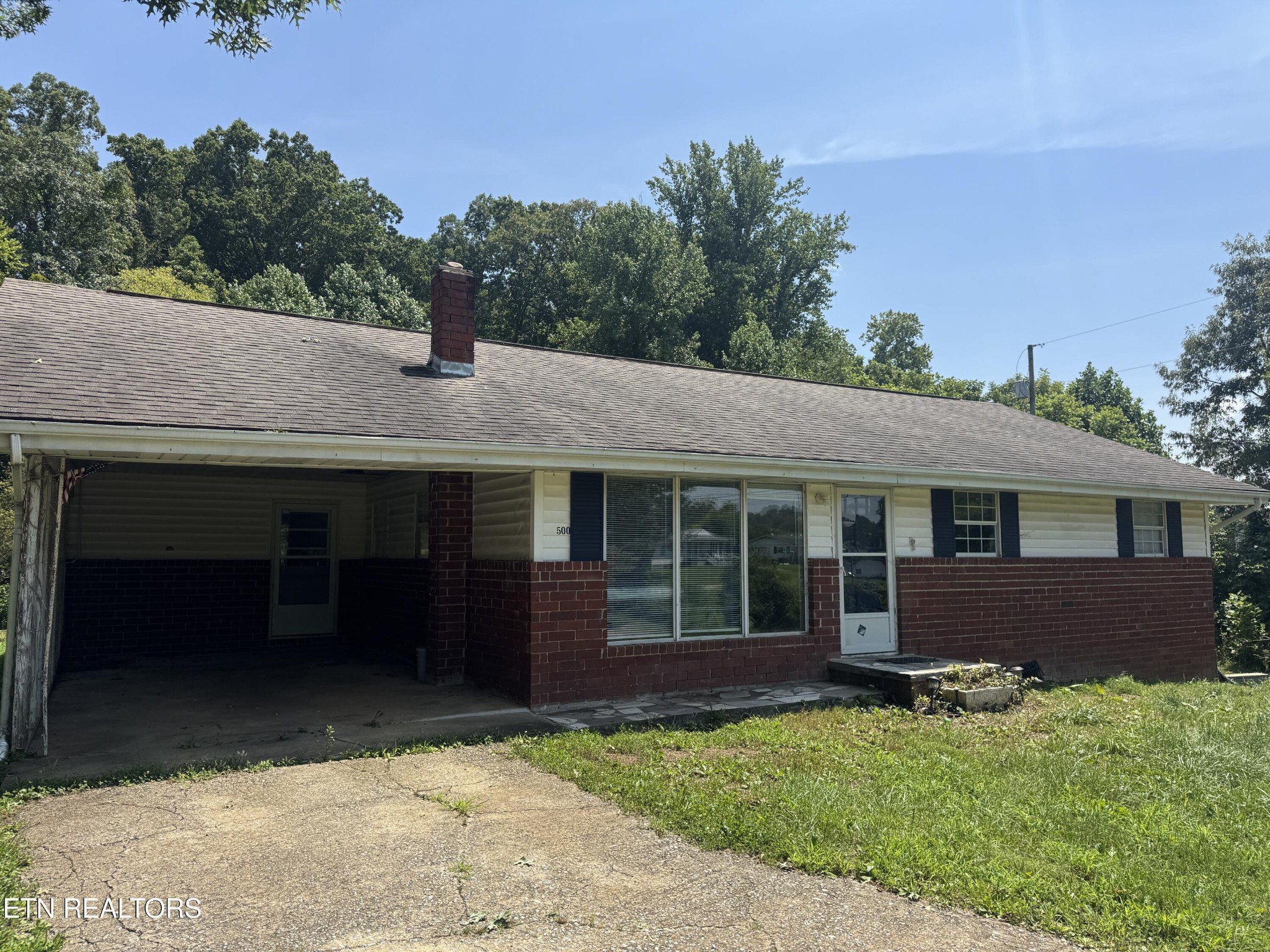 500 Amity Rd Property Photo 1