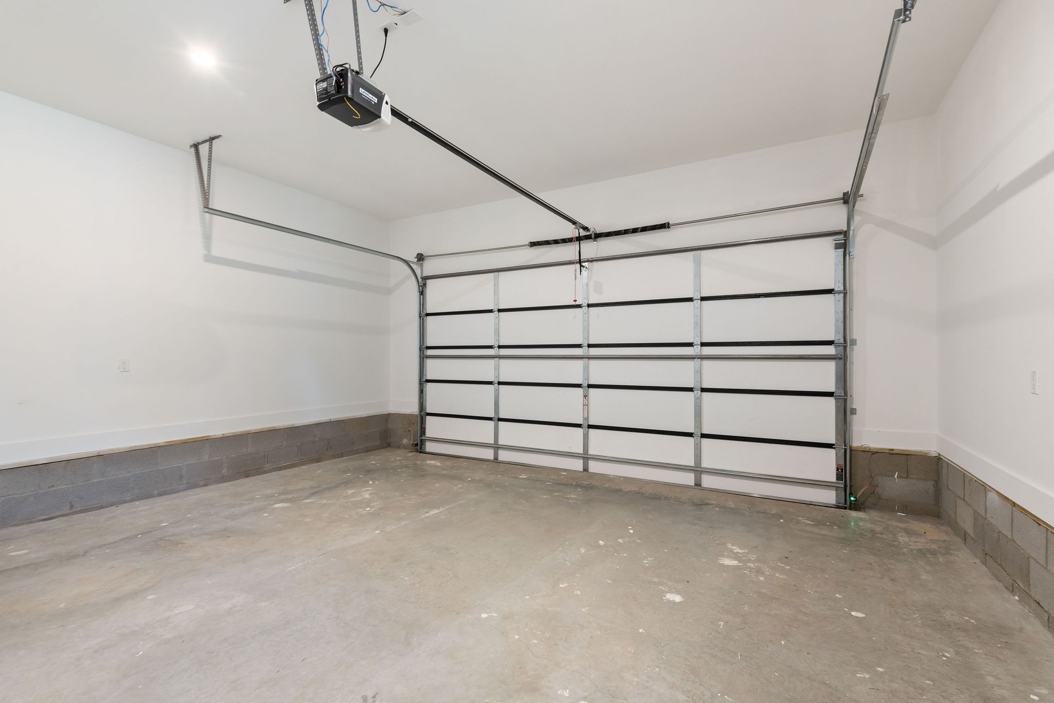 322a Queen Ave Property Photo 40