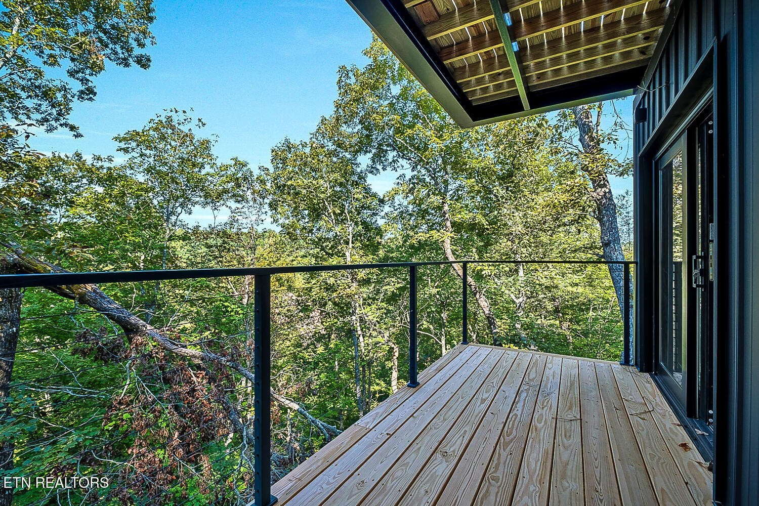 985 Soft Ridge Rd Property Photo 3