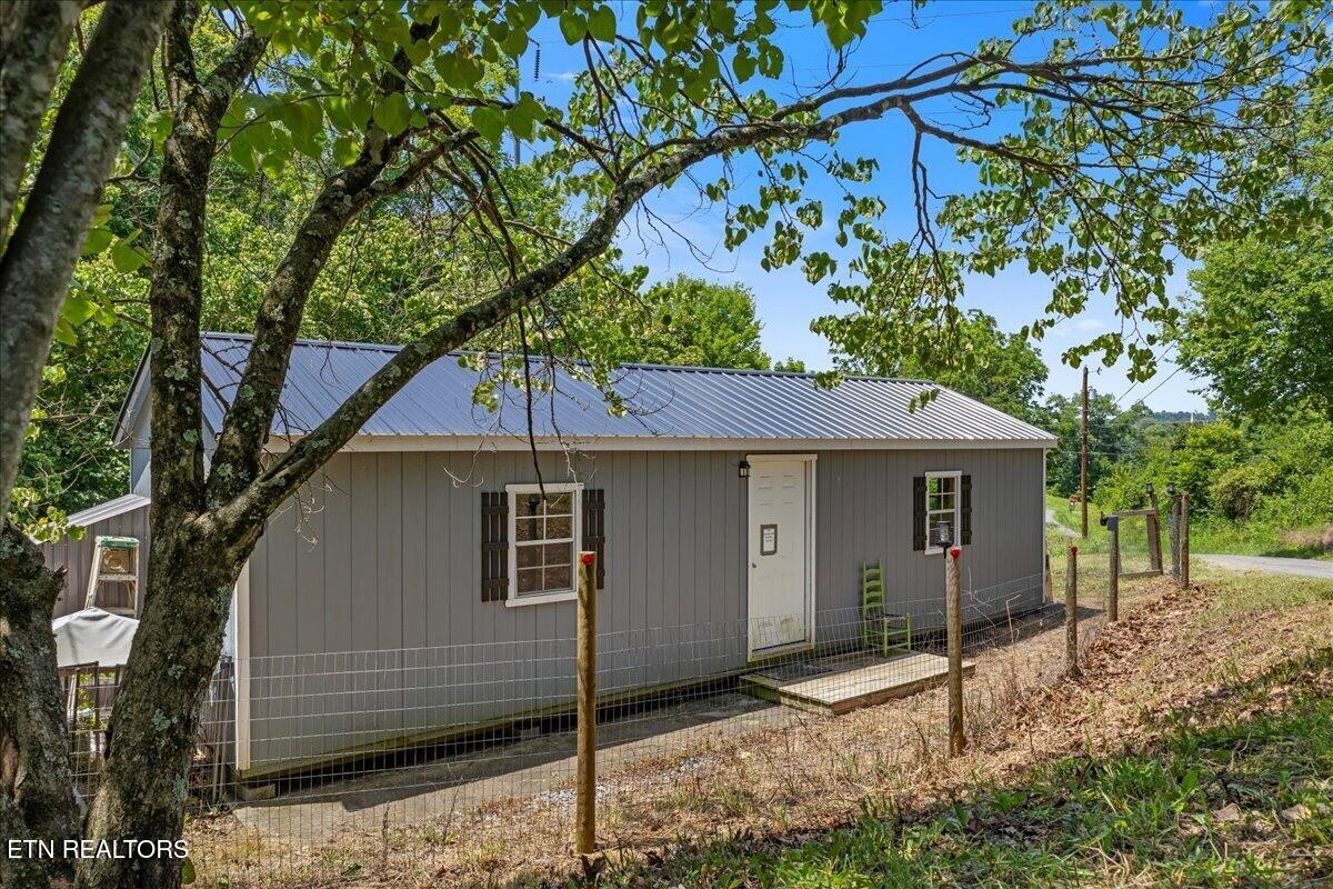 100 County Road 904