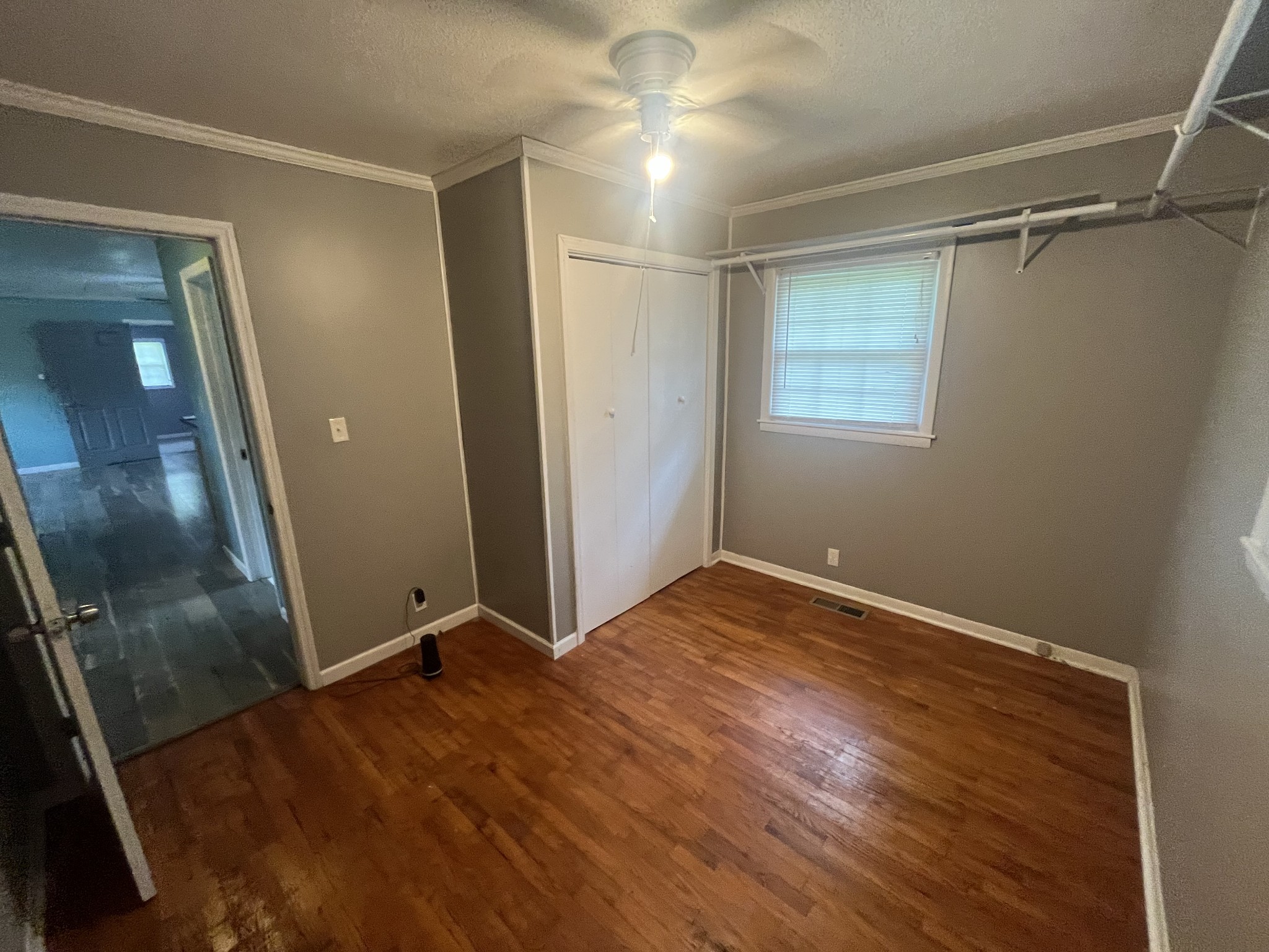 122 E James St Property Photo 15