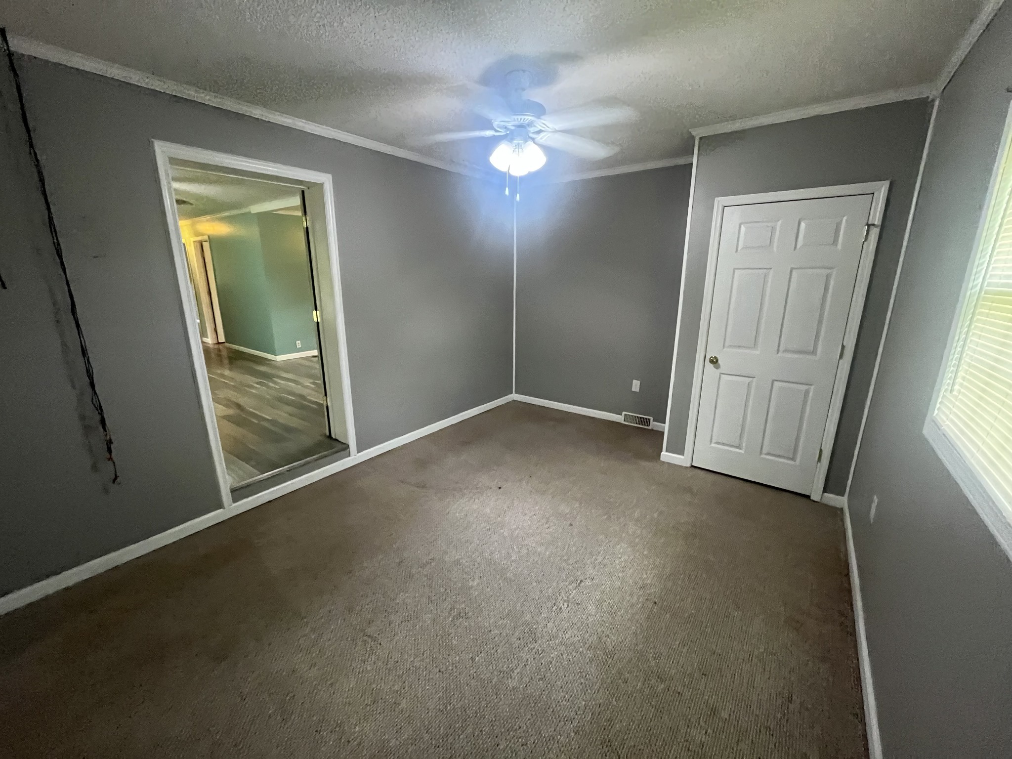 122 E James St Property Photo 21