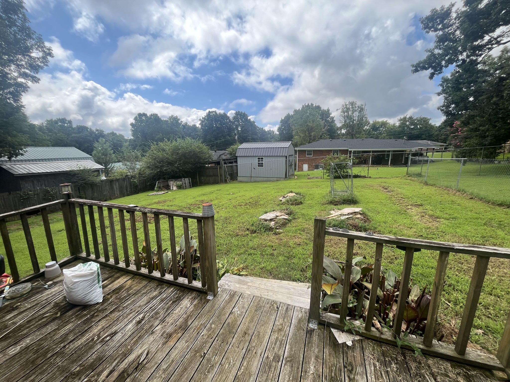 122 E James St Property Photo 24