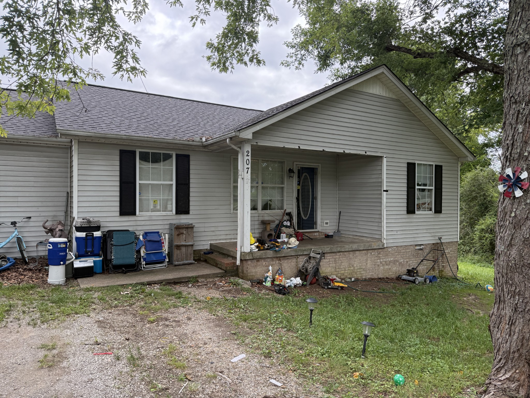 207 Landy Ln