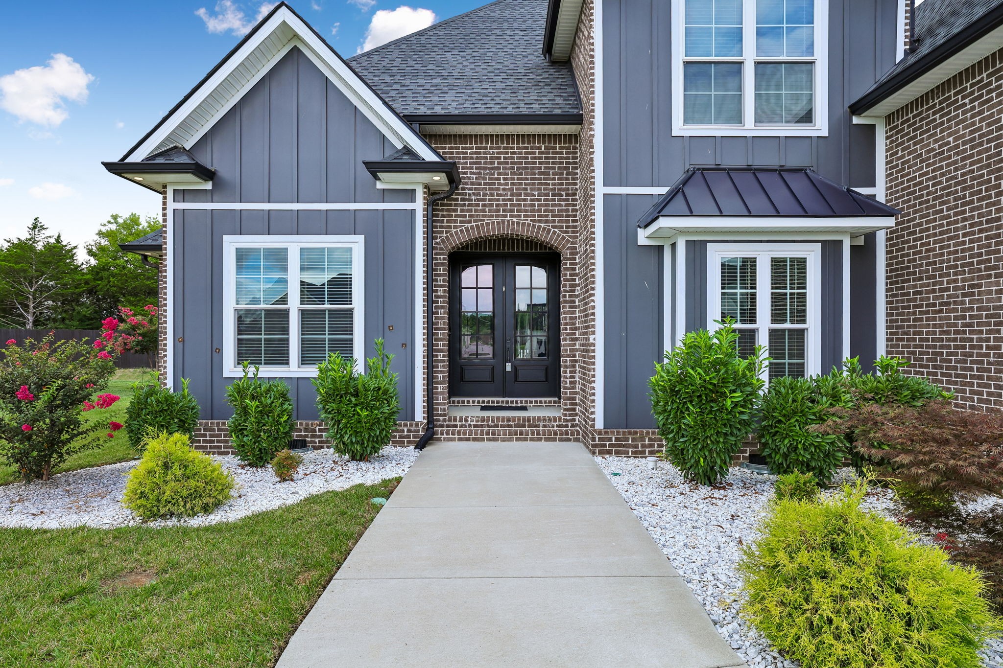 2614 Holly Springs Dr Property Photo 4