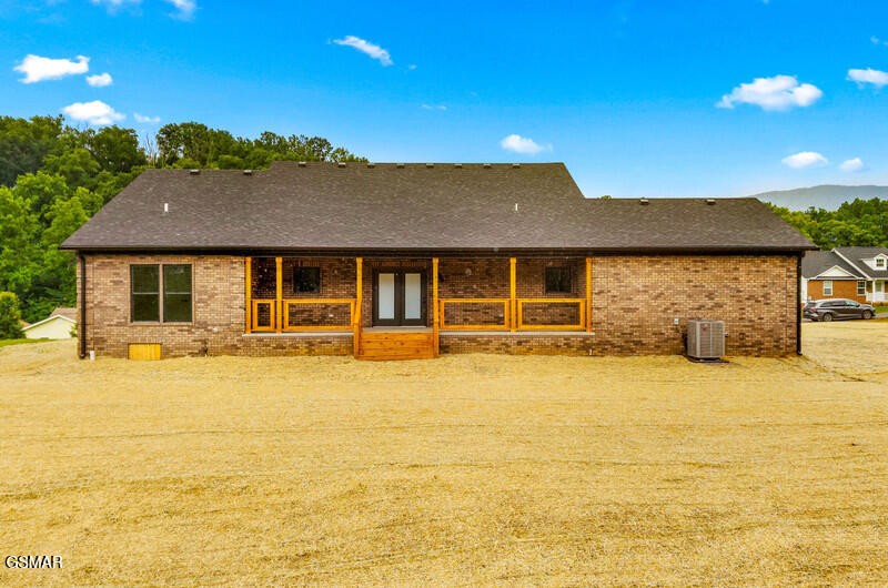 249 Buttercup Fields Property Photo 3