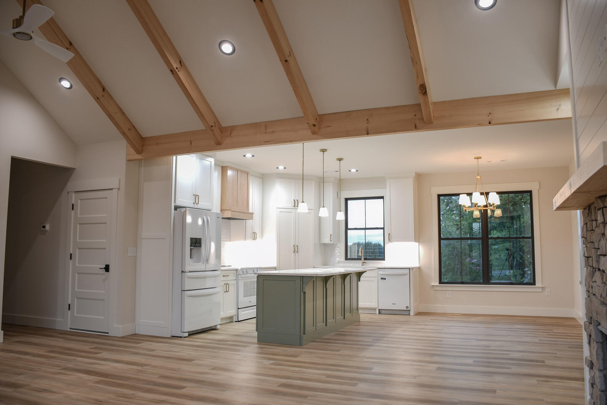 135 Blue Sky Drive Property Photo 2