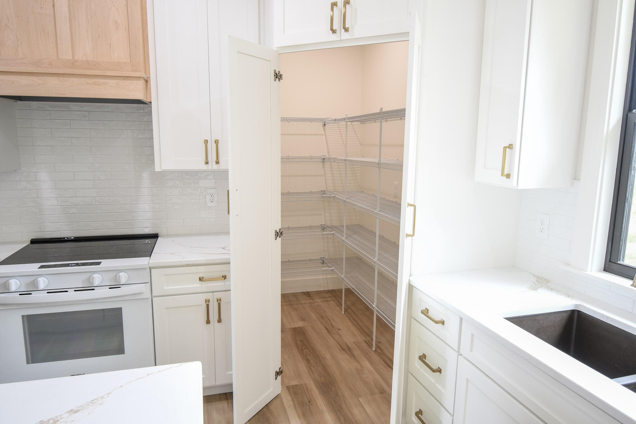 135 Blue Sky Drive Property Photo 6