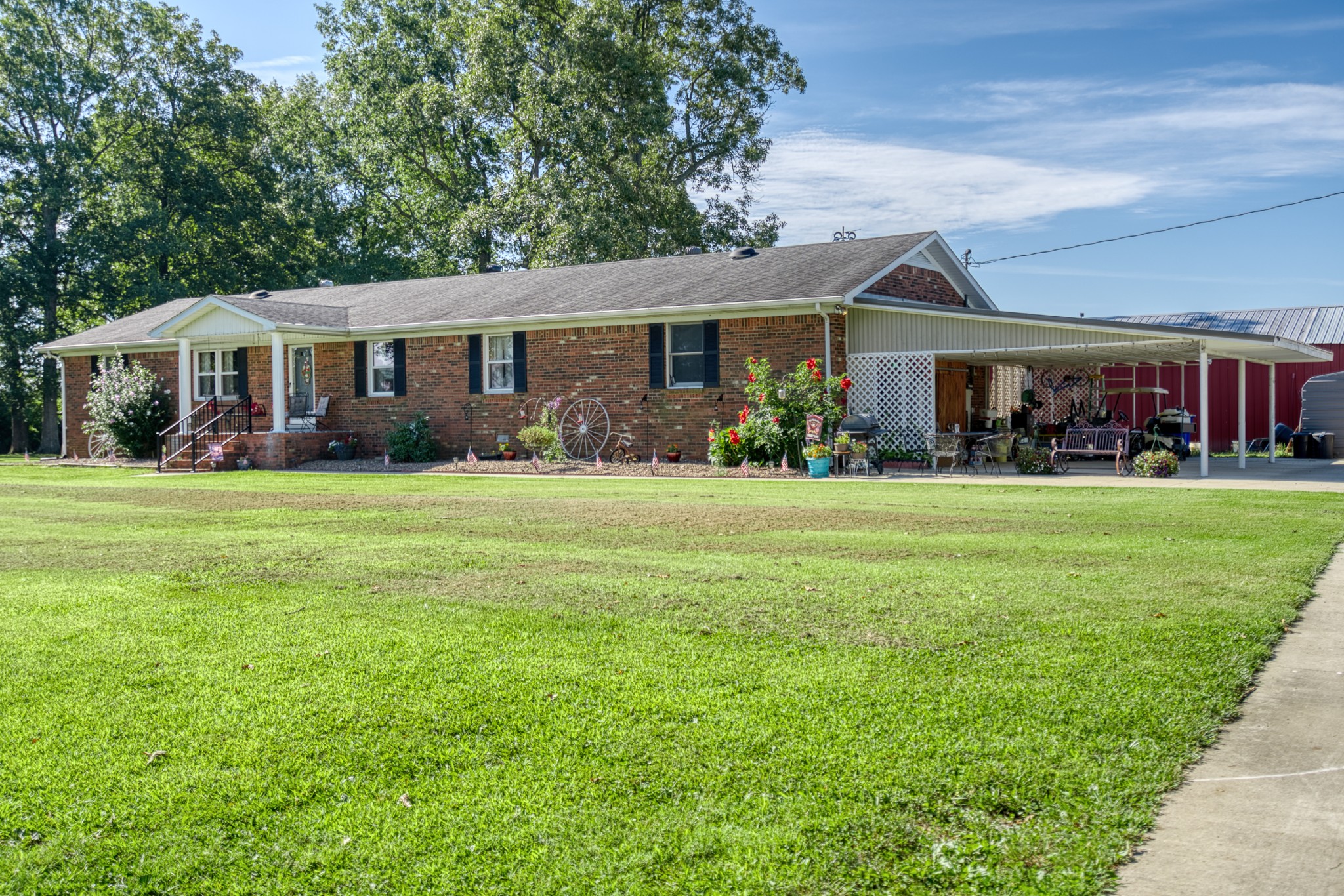 1402 Stuart Chapel Rd Property Photo 2