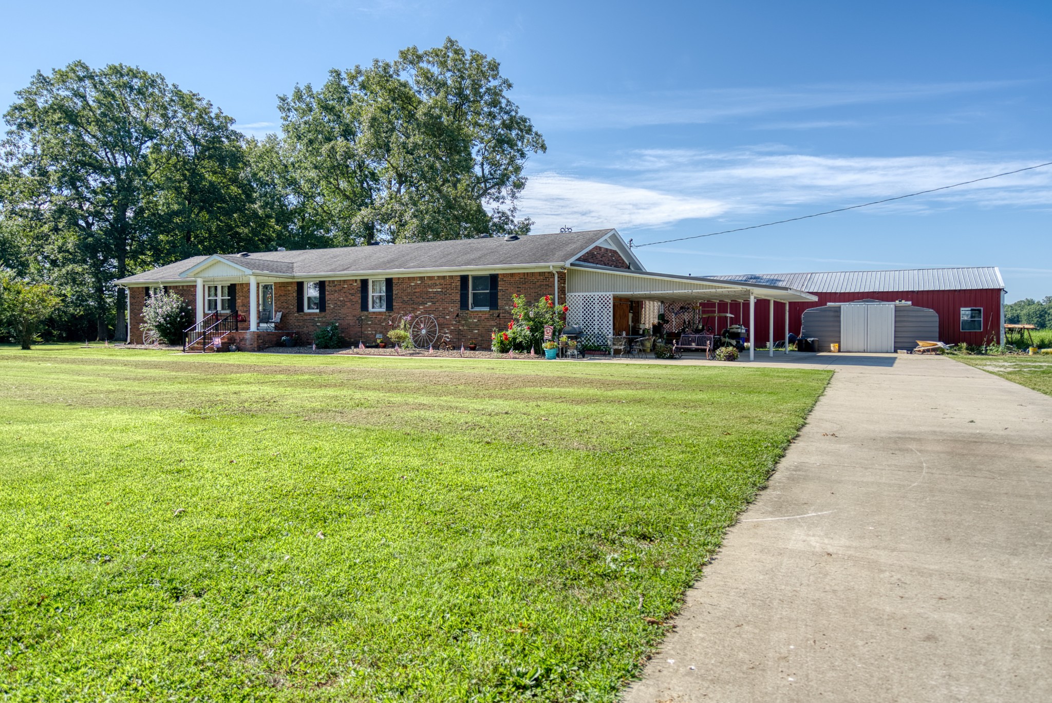 1402 Stuart Chapel Rd Property Photo 4