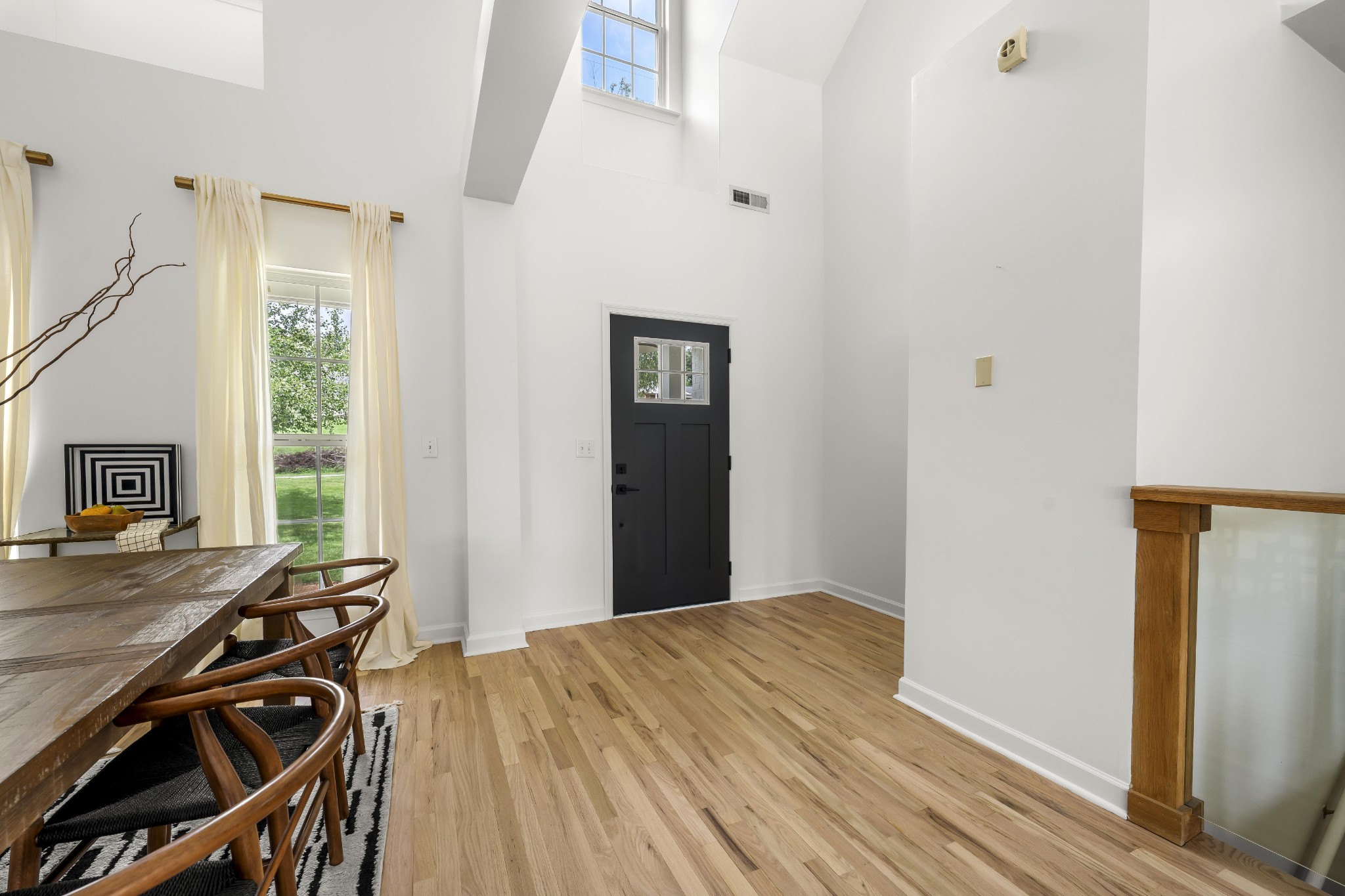 2712 Eastland Ave Property Photo 4