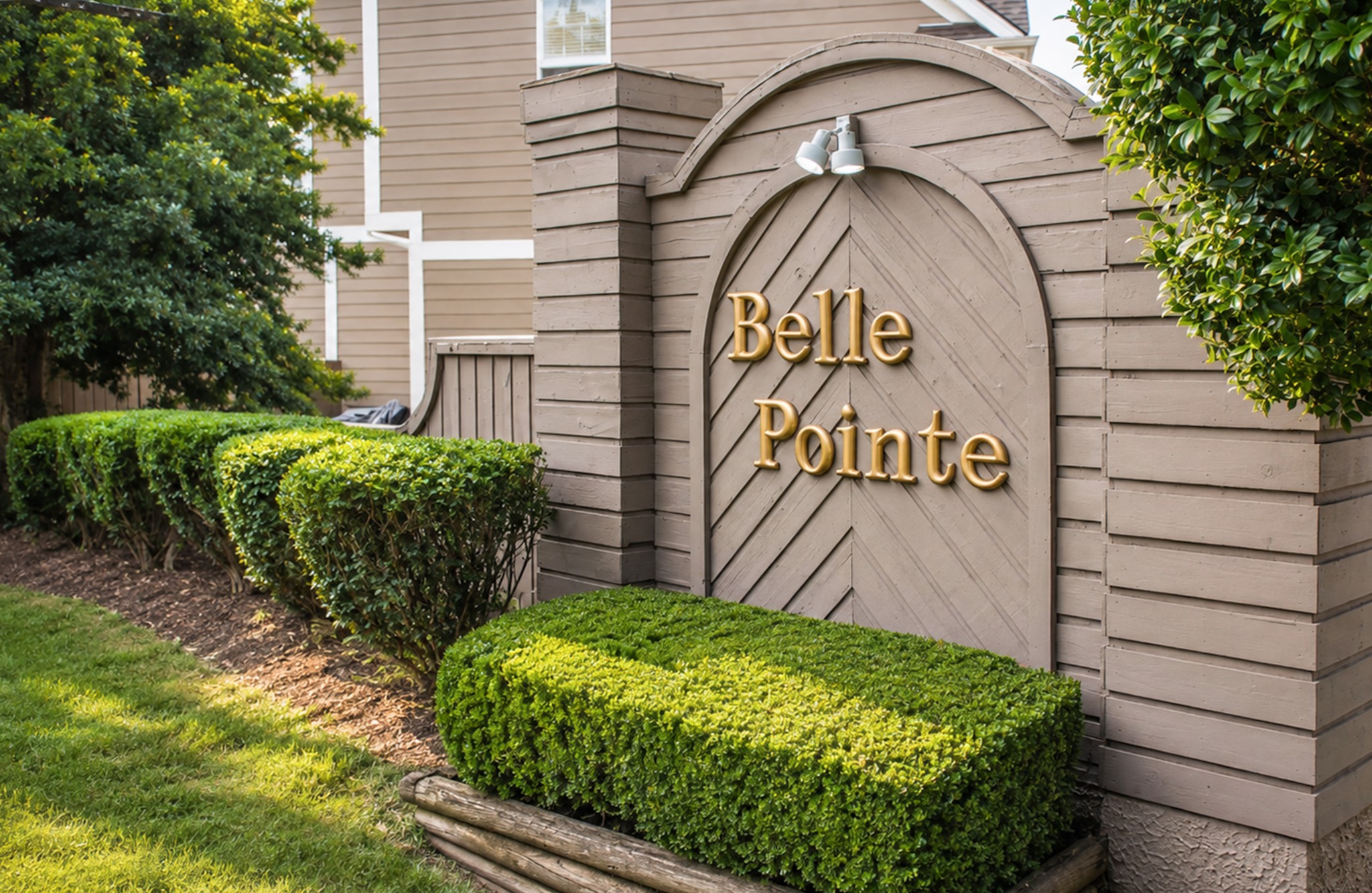 512 Belle Pointe Ct Property Photo 1