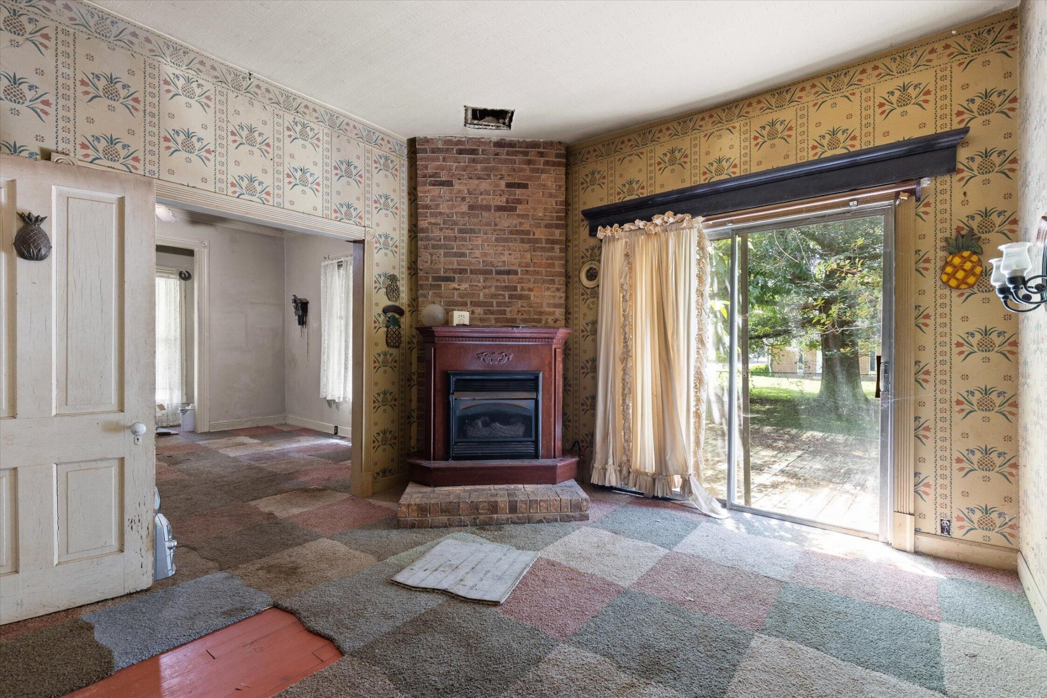 1700 Marion Avenue Property Photo 2