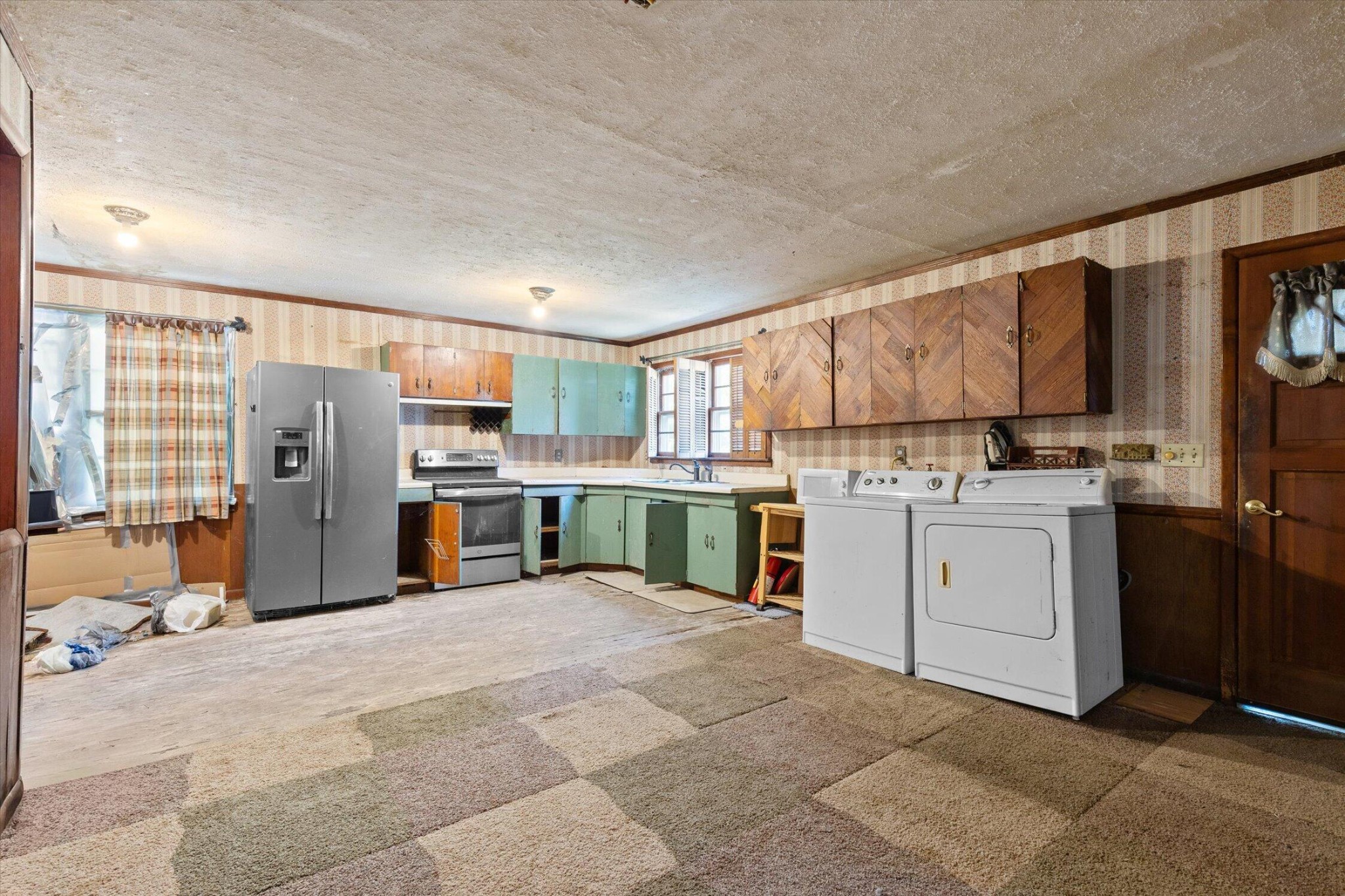 1700 Marion Avenue Property Photo 10
