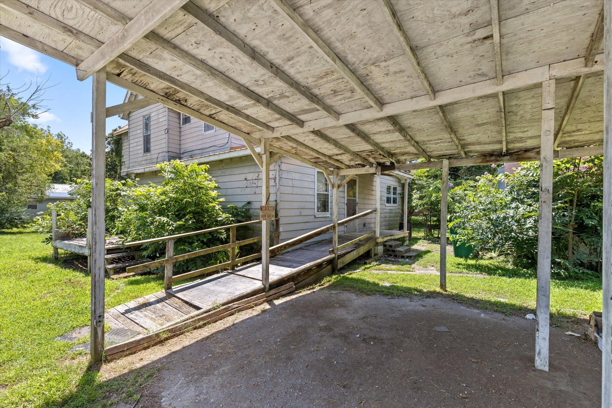 1700 Marion Avenue Property Photo 23