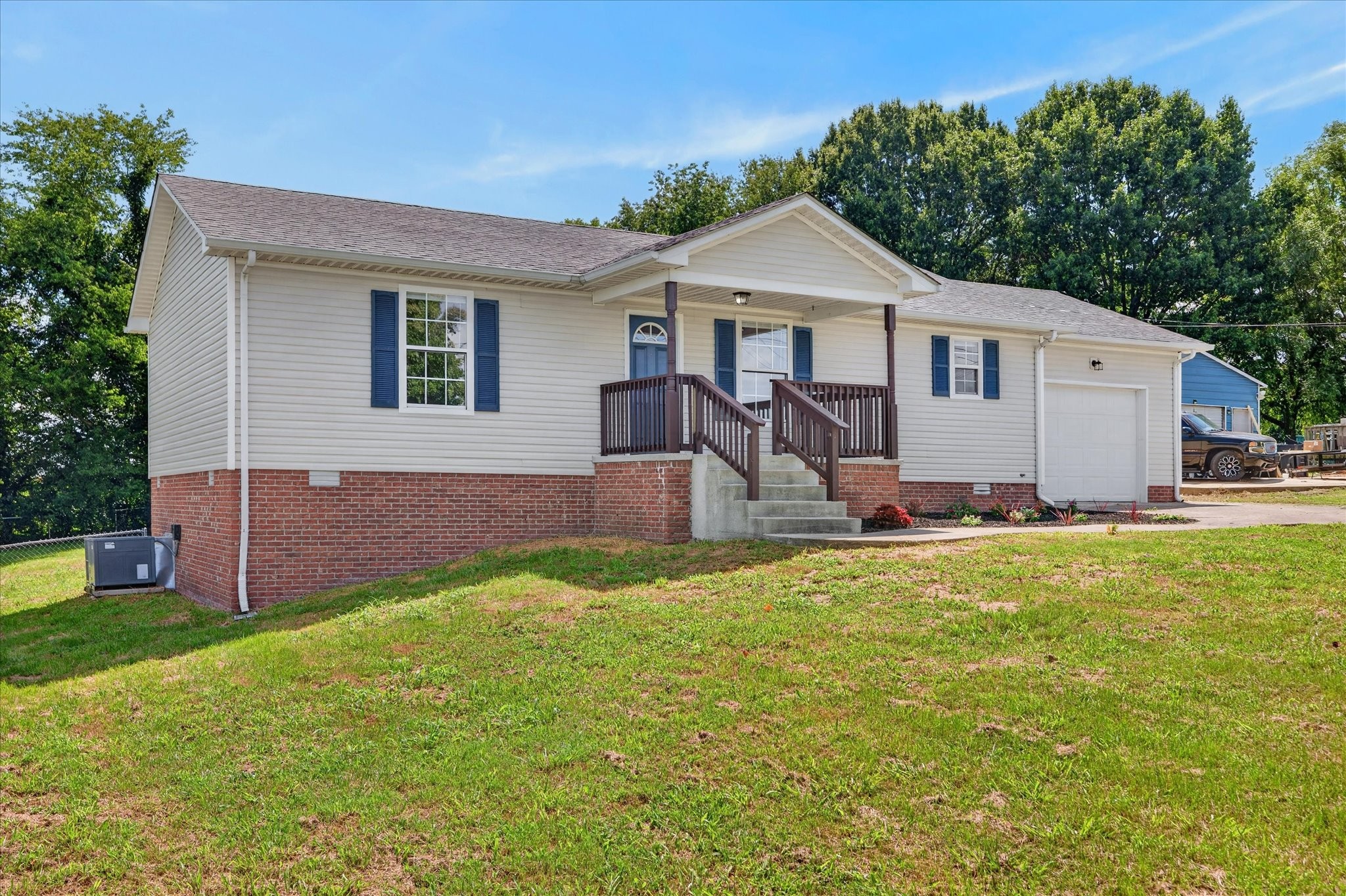 1824 Carneal Ln Property Photo 1