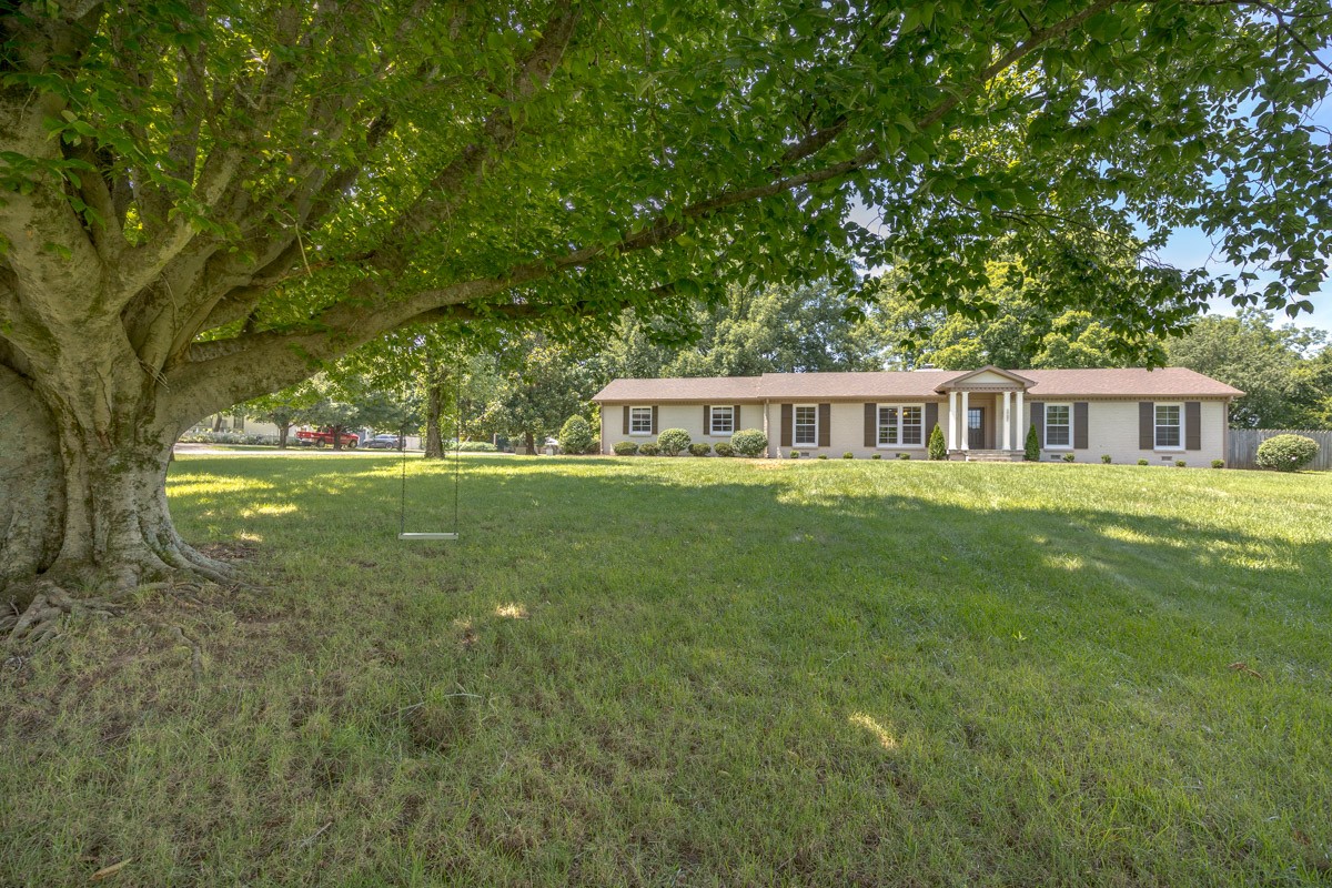 1707 Hillsboro Rd Property Photo 9