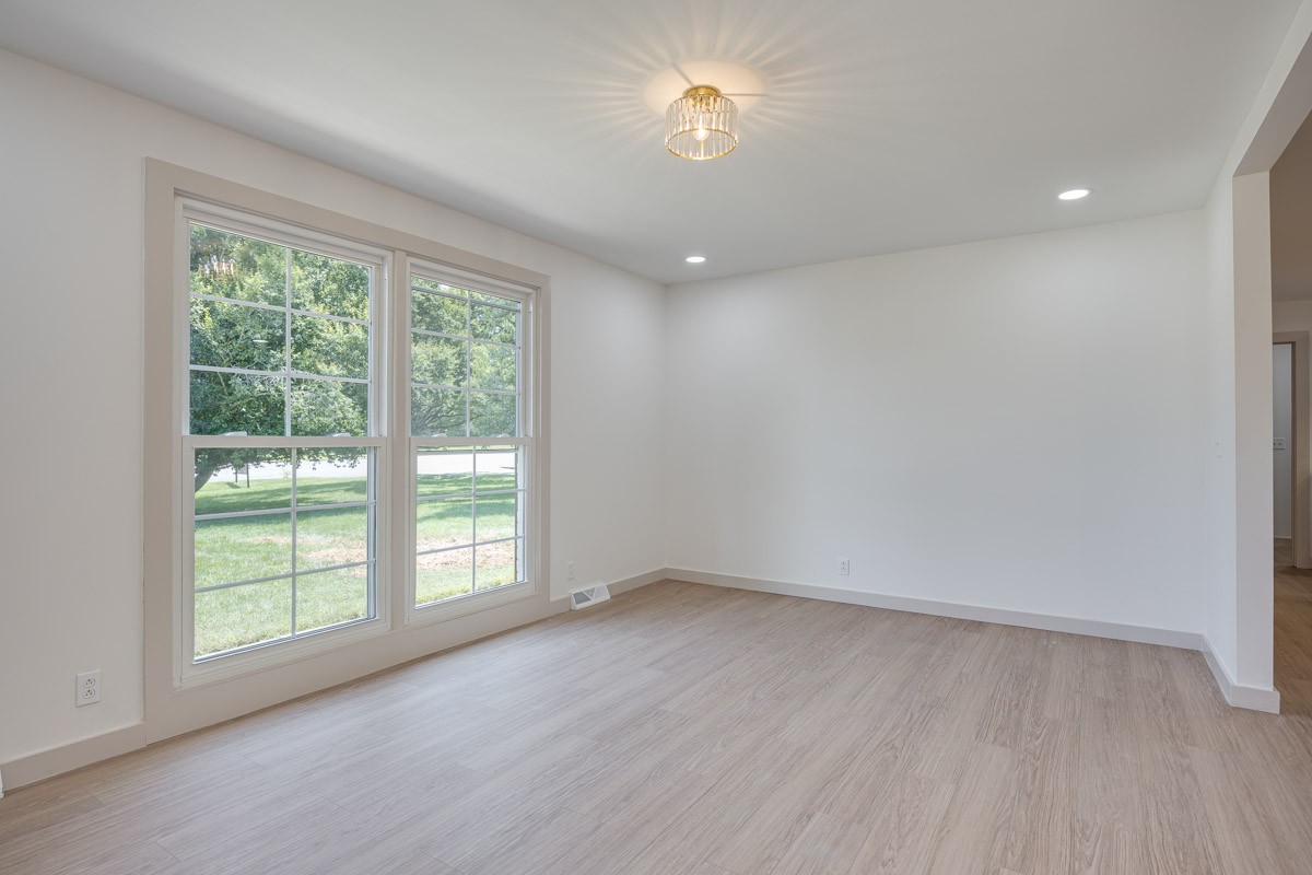 1707 Hillsboro Rd Property Photo 21