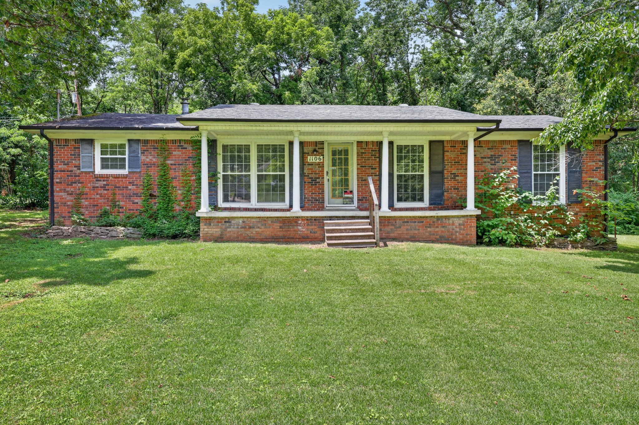 1106 Rainbow Cir Property Photo 1