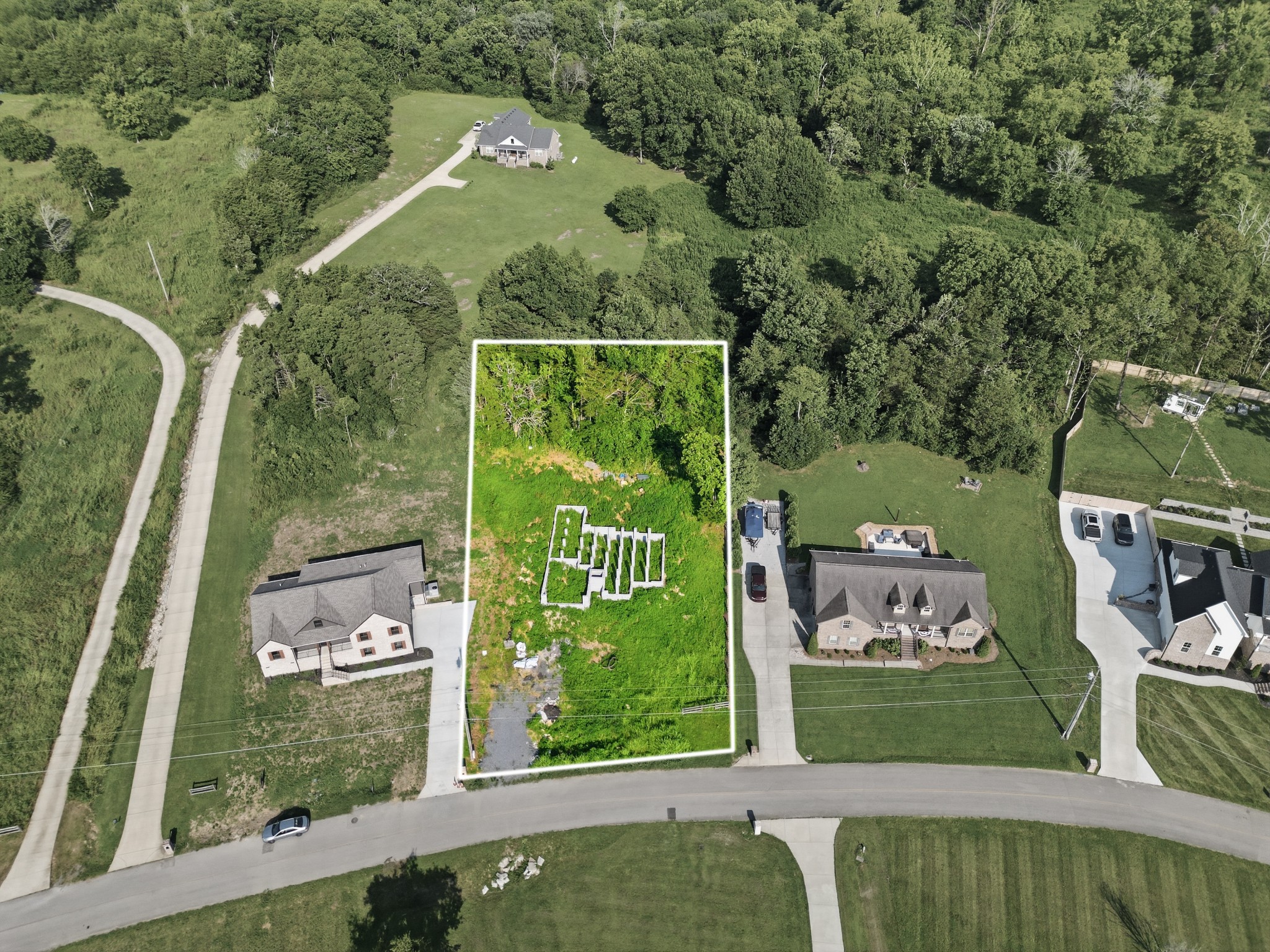 505 Bridle Path Ln Property Photo 1