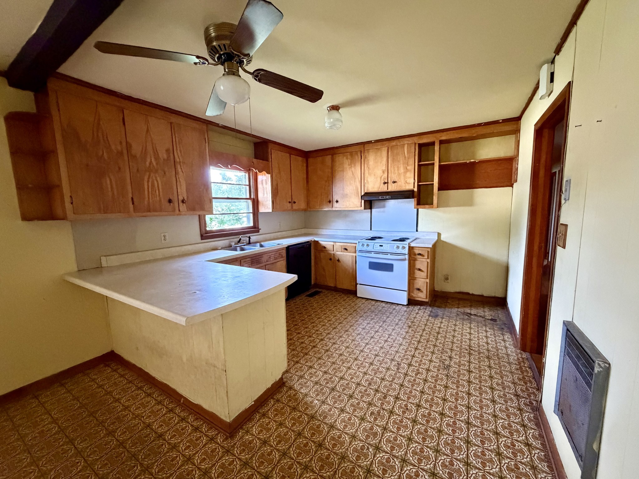 207 Melody Ln Property Photo 5