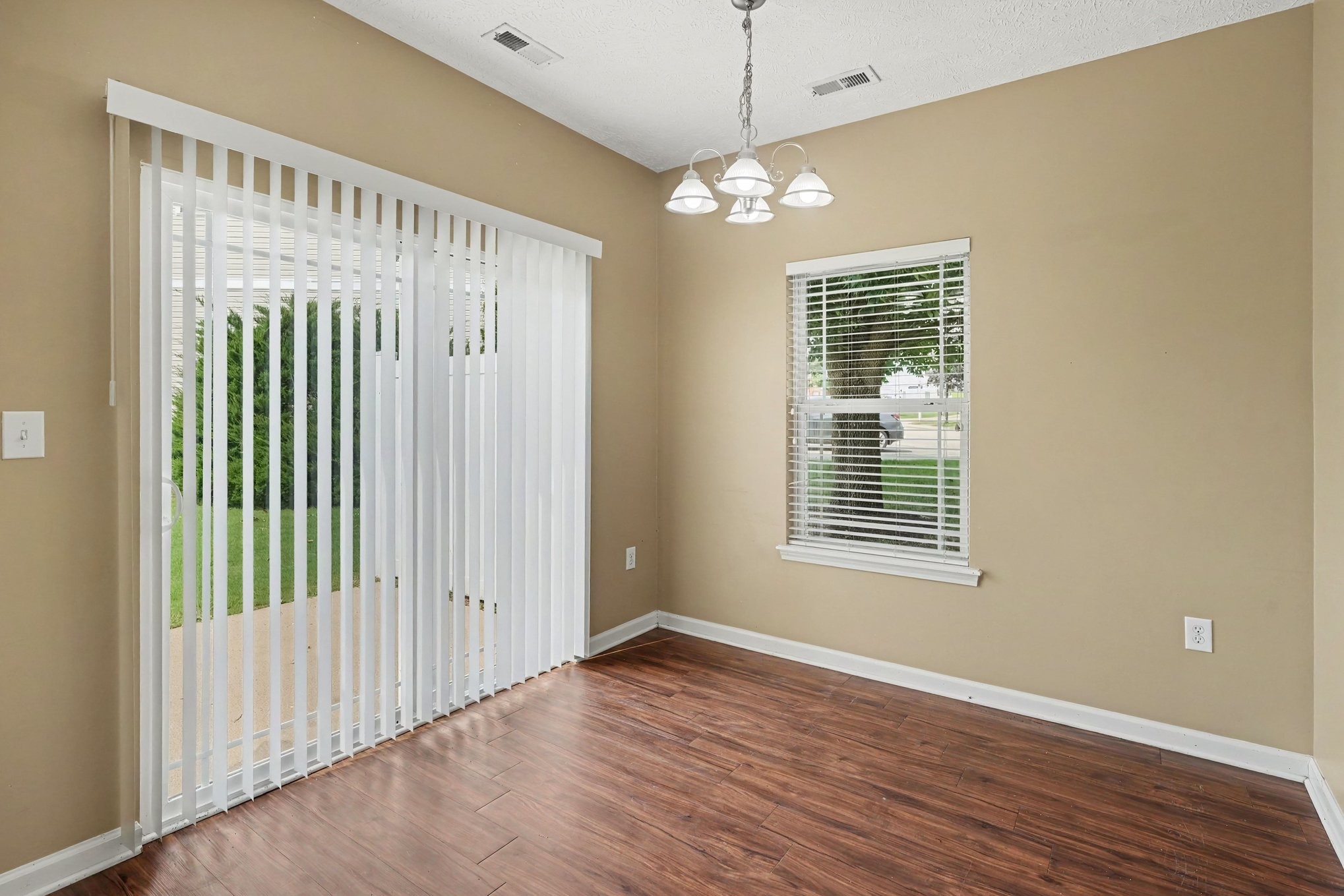 1000 Wells Way Property Photo 6