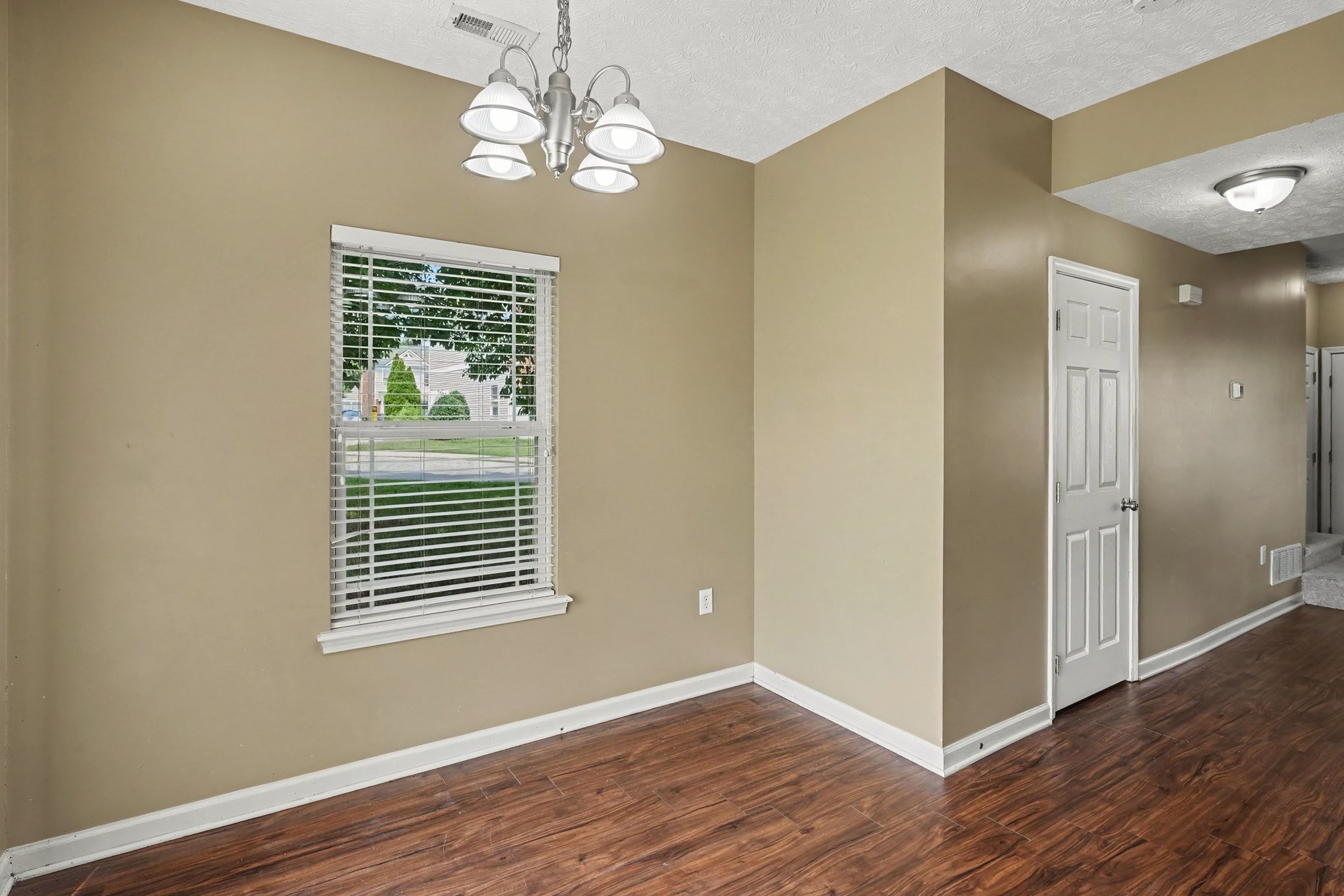 1000 Wells Way Property Photo 8