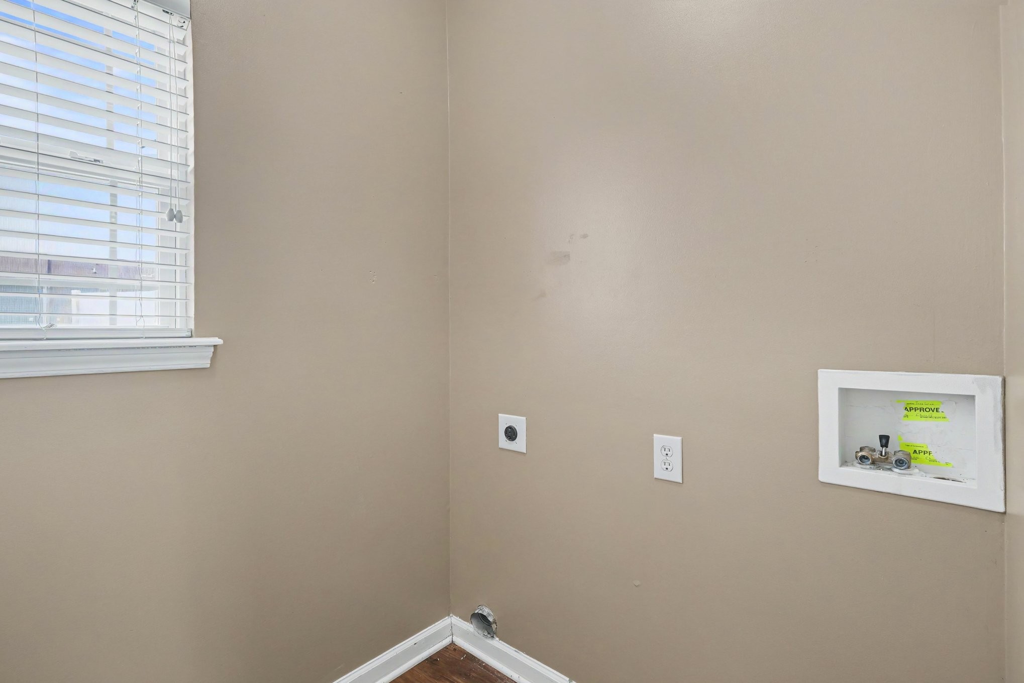 1000 Wells Way Property Photo 9