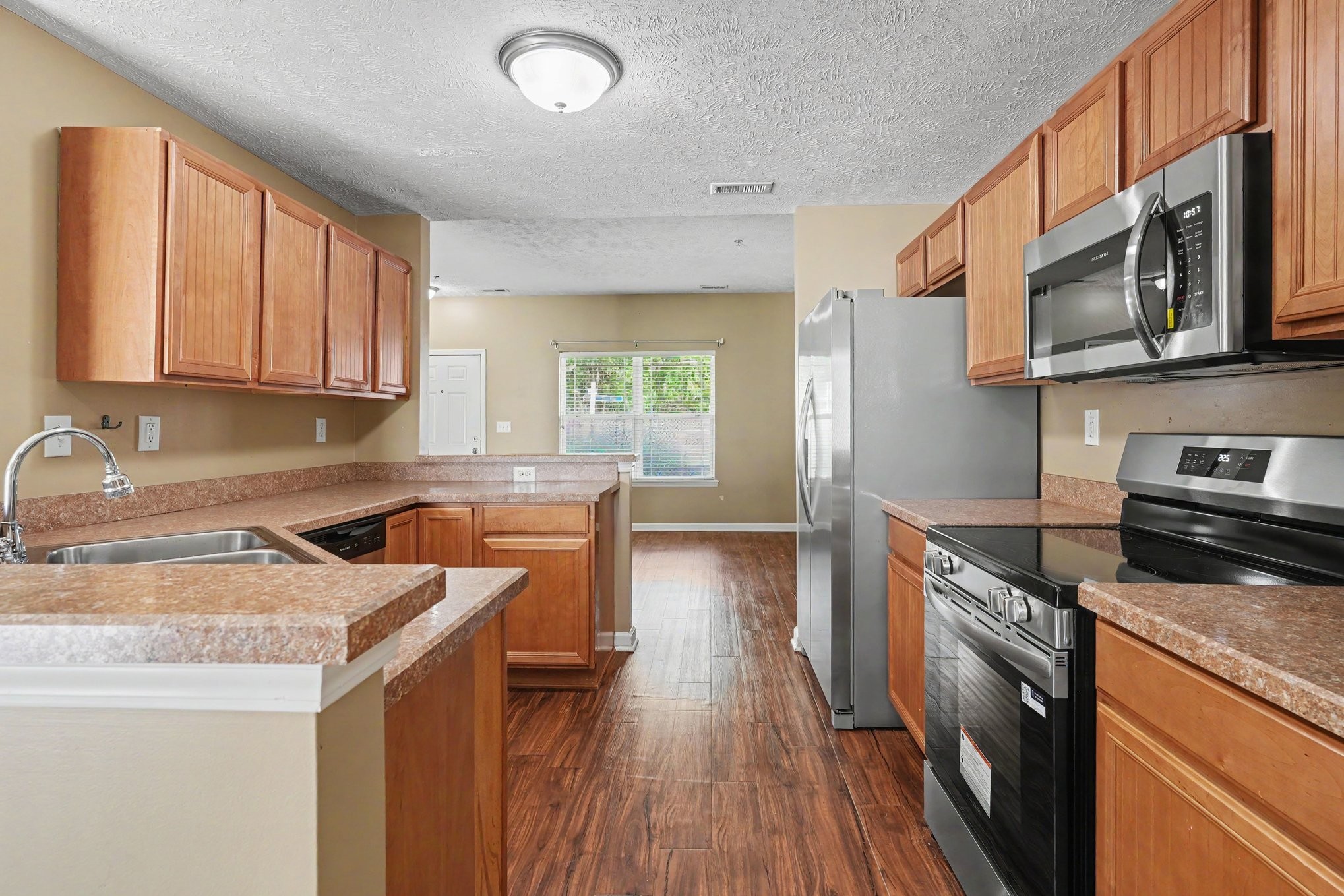 1000 Wells Way Property Photo 10