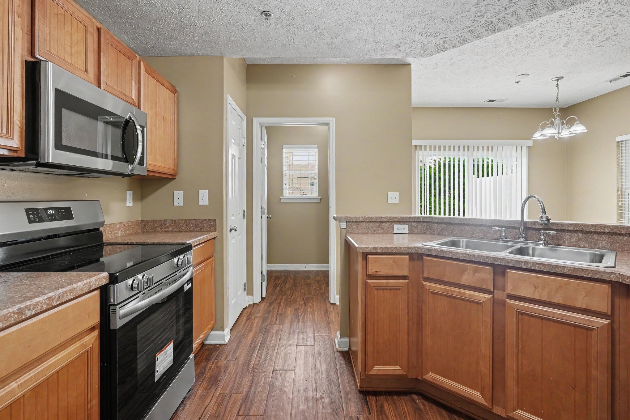 1000 Wells Way Property Photo 14