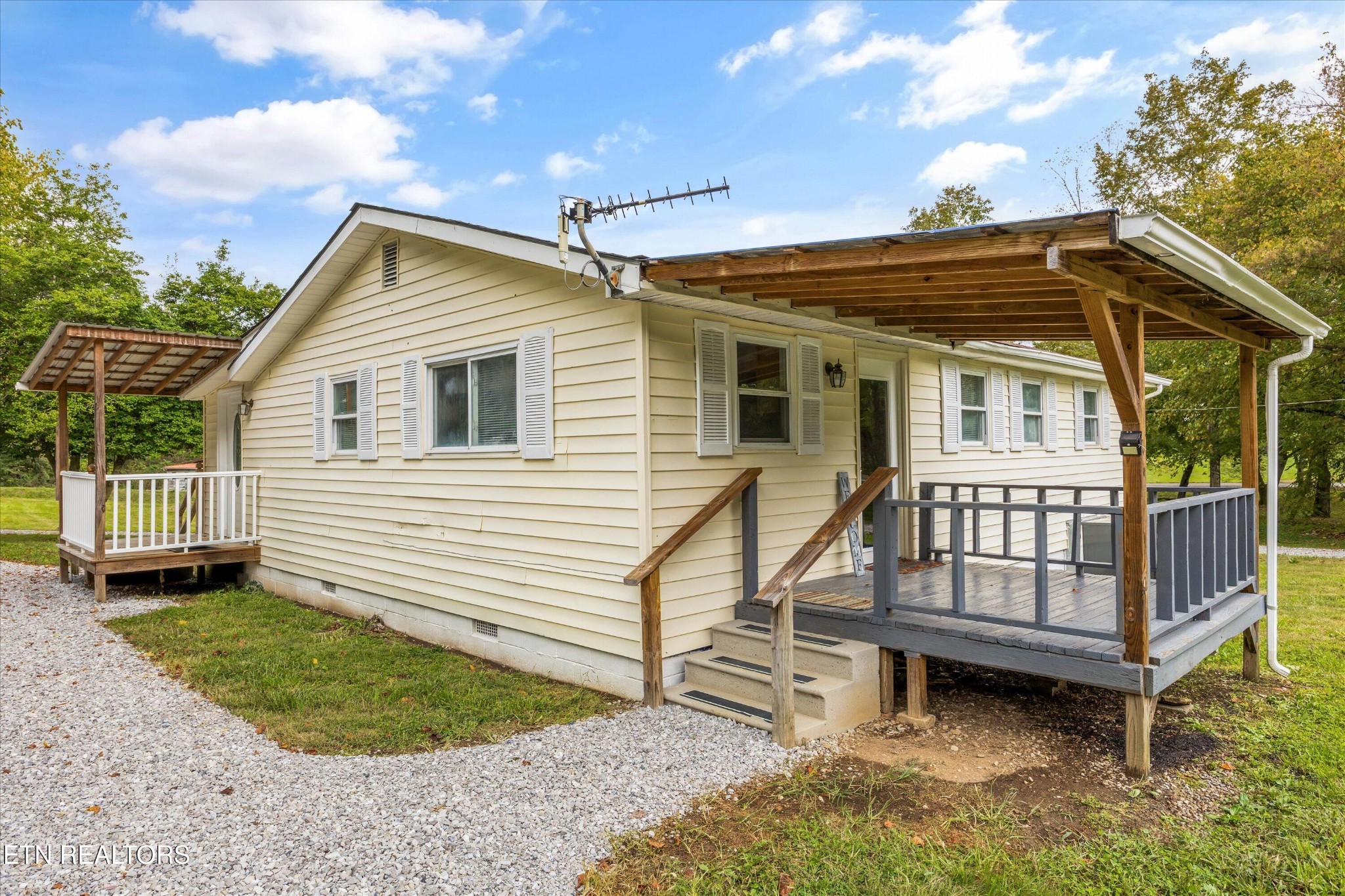 5704 Scott Hwy Property Photo 1