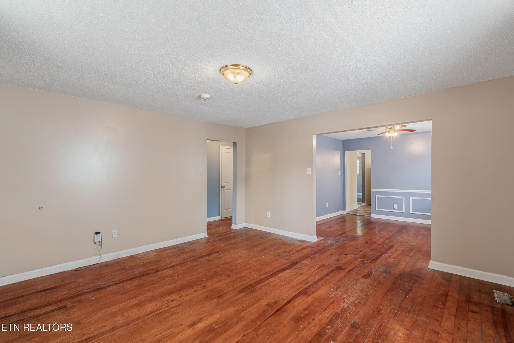 835 Cherry St Property Photo 4