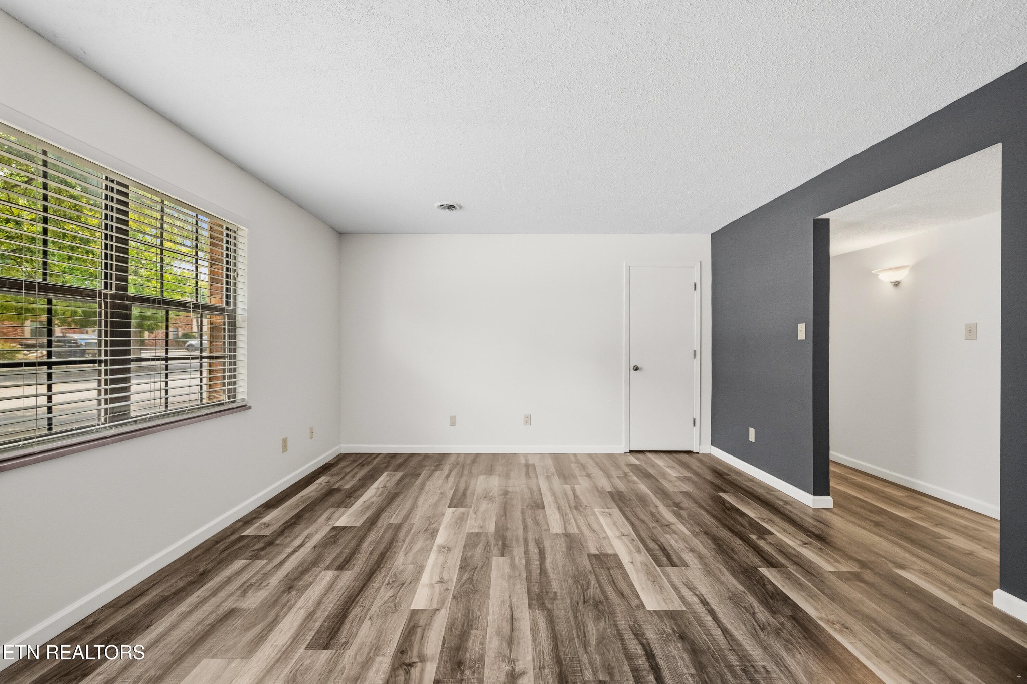 810 Highland Drive Property Photo 3