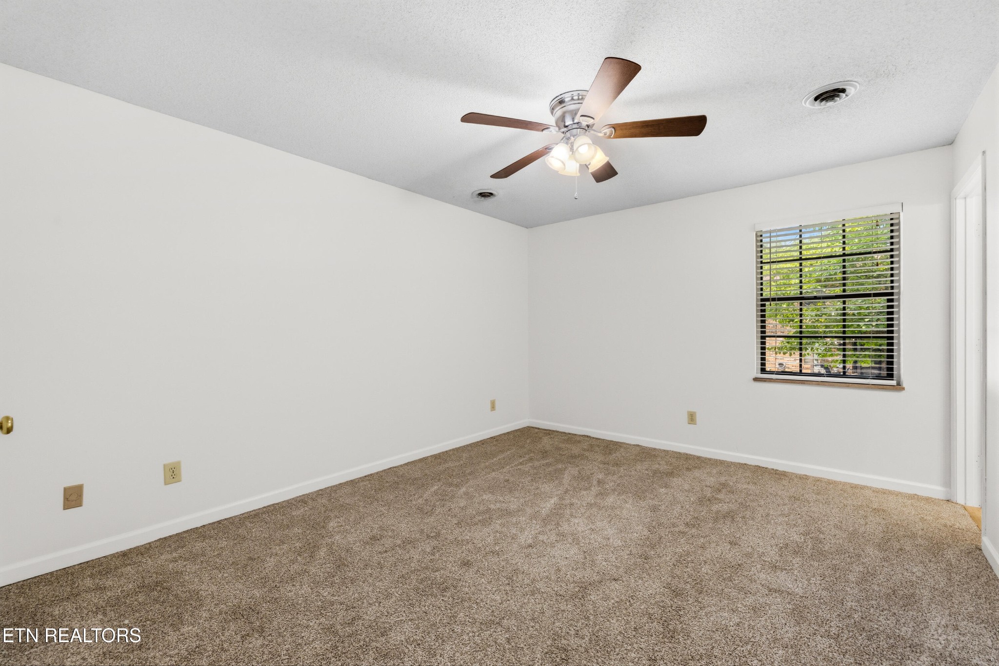 810 Highland Drive Property Photo 13