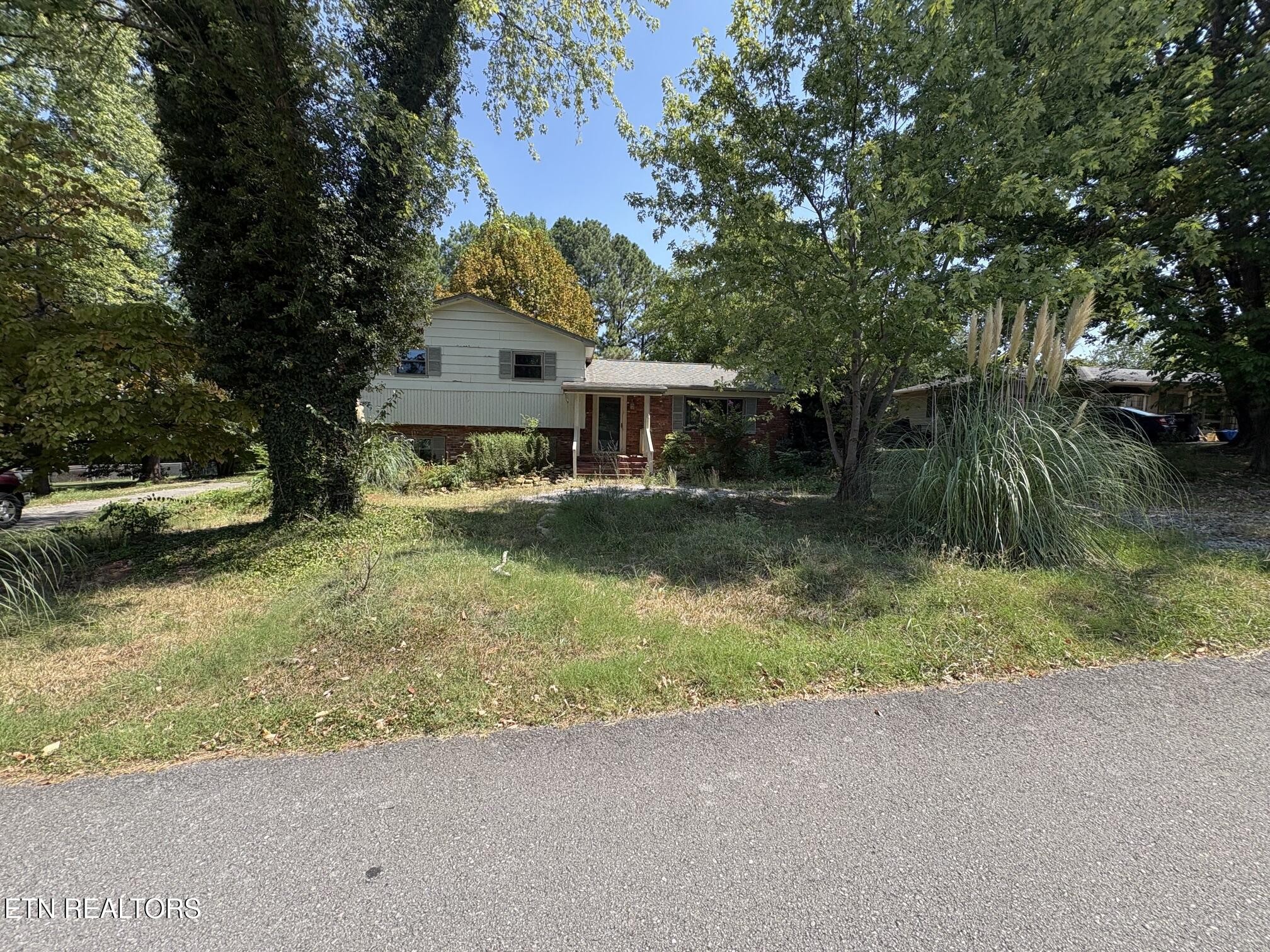 136 Farlow Drive Property Photo 1