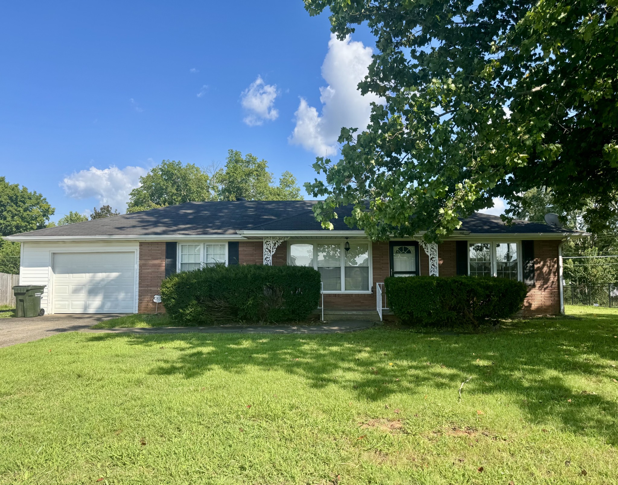 322 Blane Dr Property Photo 1