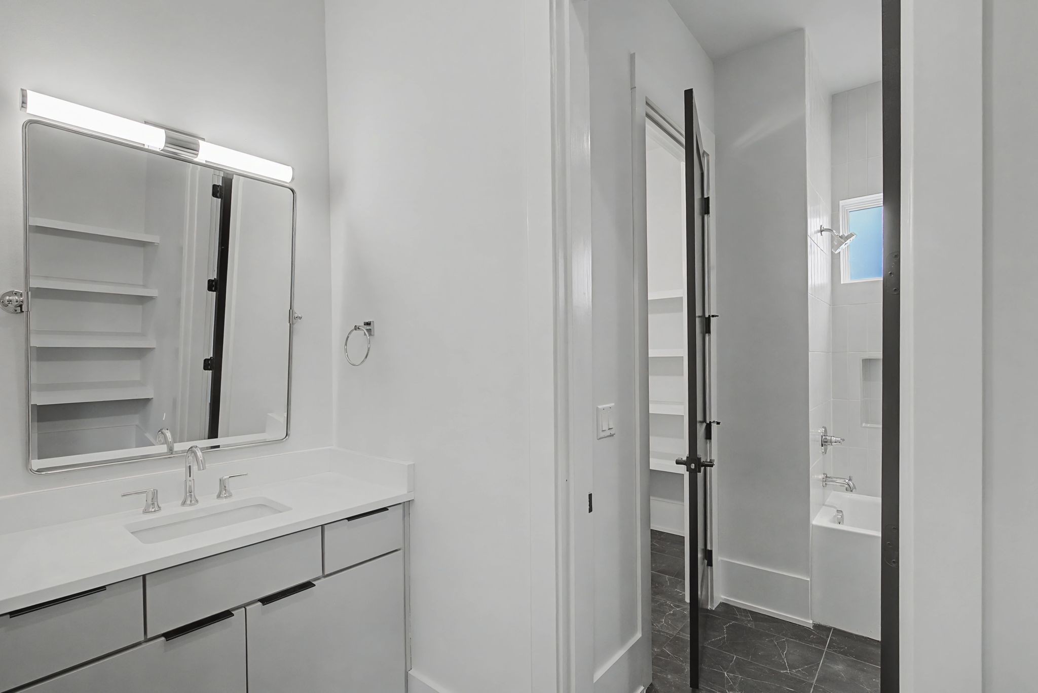 1017 Argyle Ave Property Photo 33