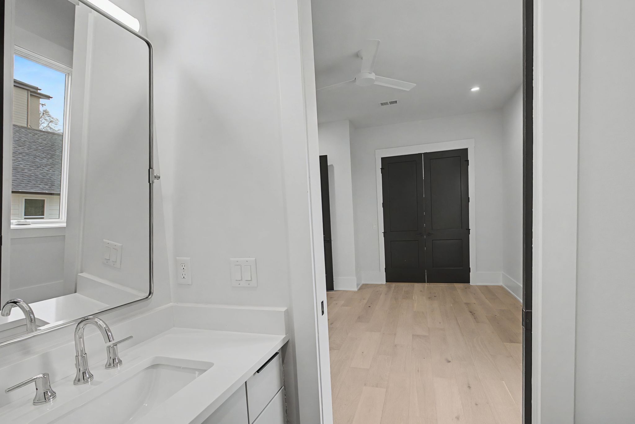 1017 Argyle Ave Property Photo 35
