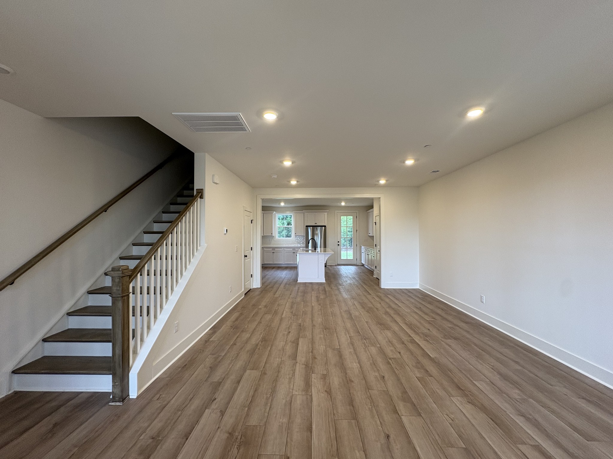 112 Nearwater Pl Property Photo 3
